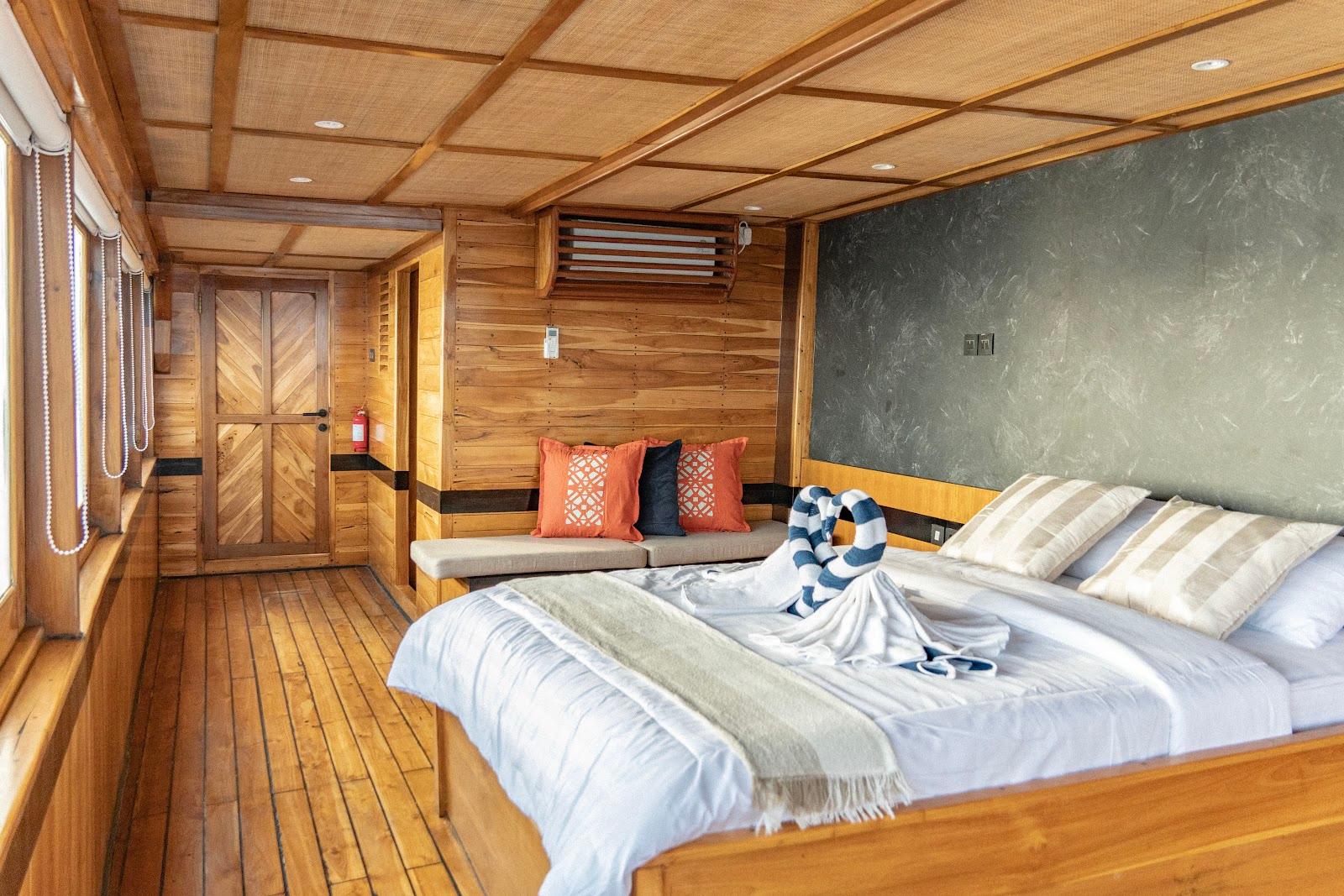 Lamborajo 3 — Cabin 8 (Royal Master - Queen bed + Extra 2x Single Bed  + private bathroom and jacuzzi) (image 11)