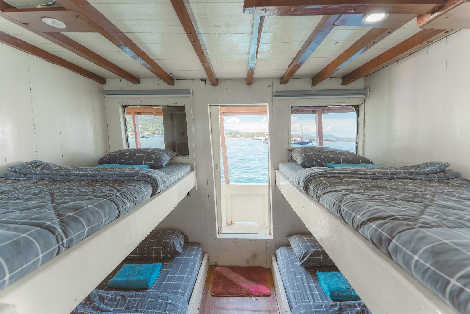 Lamborajo 1 — 3-Share Cabin(3) - 4x Single Bunk Bed (image 1)
