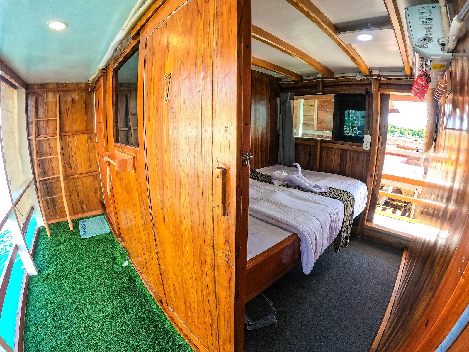 Dinara Live A Board — Cabin Tambora (Private + Balcony + Bathroom) (image 5)