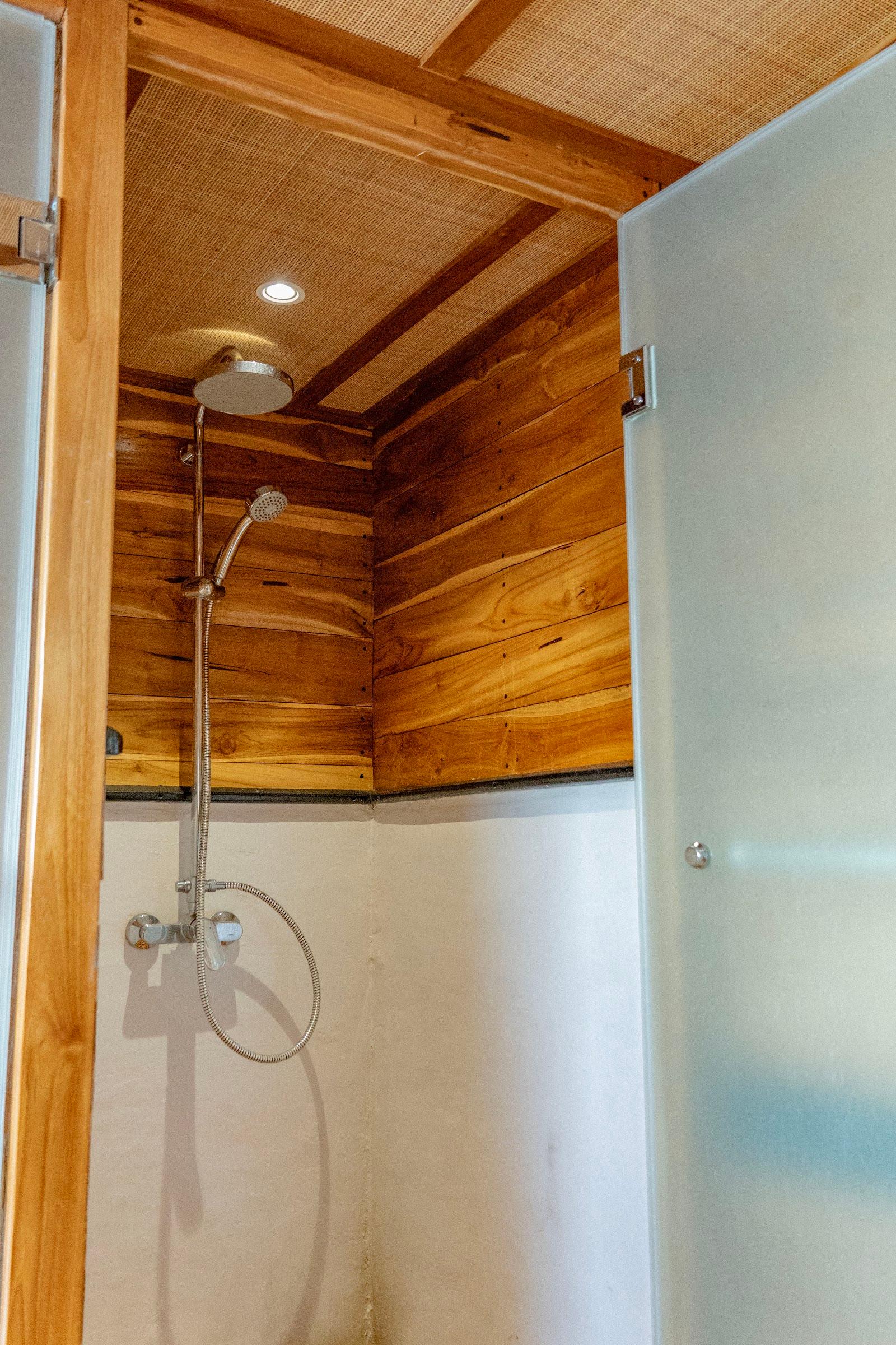 Lamborajo 3 — Cabin 8 (Royal Master - Queen bed + Extra 2x Single Bed  + private bathroom and jacuzzi) (image 8)