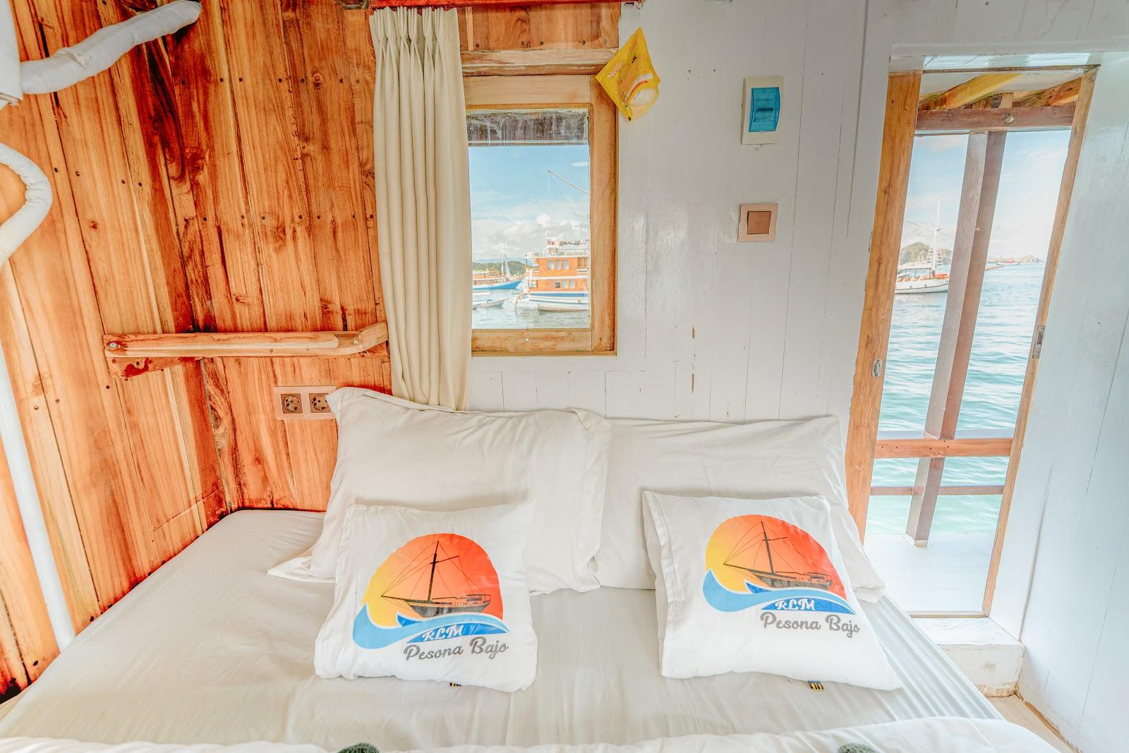 Pesona Bajo — 1. Master Ocean - Queen Bed + Private Bathroom (image 21)