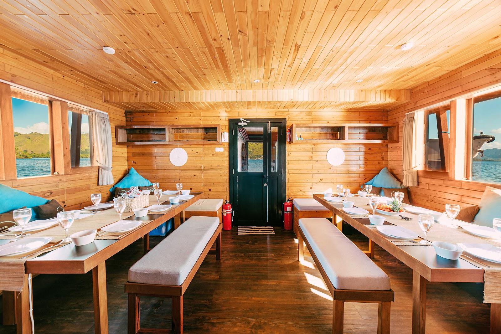 Ocean Pro — DINING ROOM INDOOR (image 3)