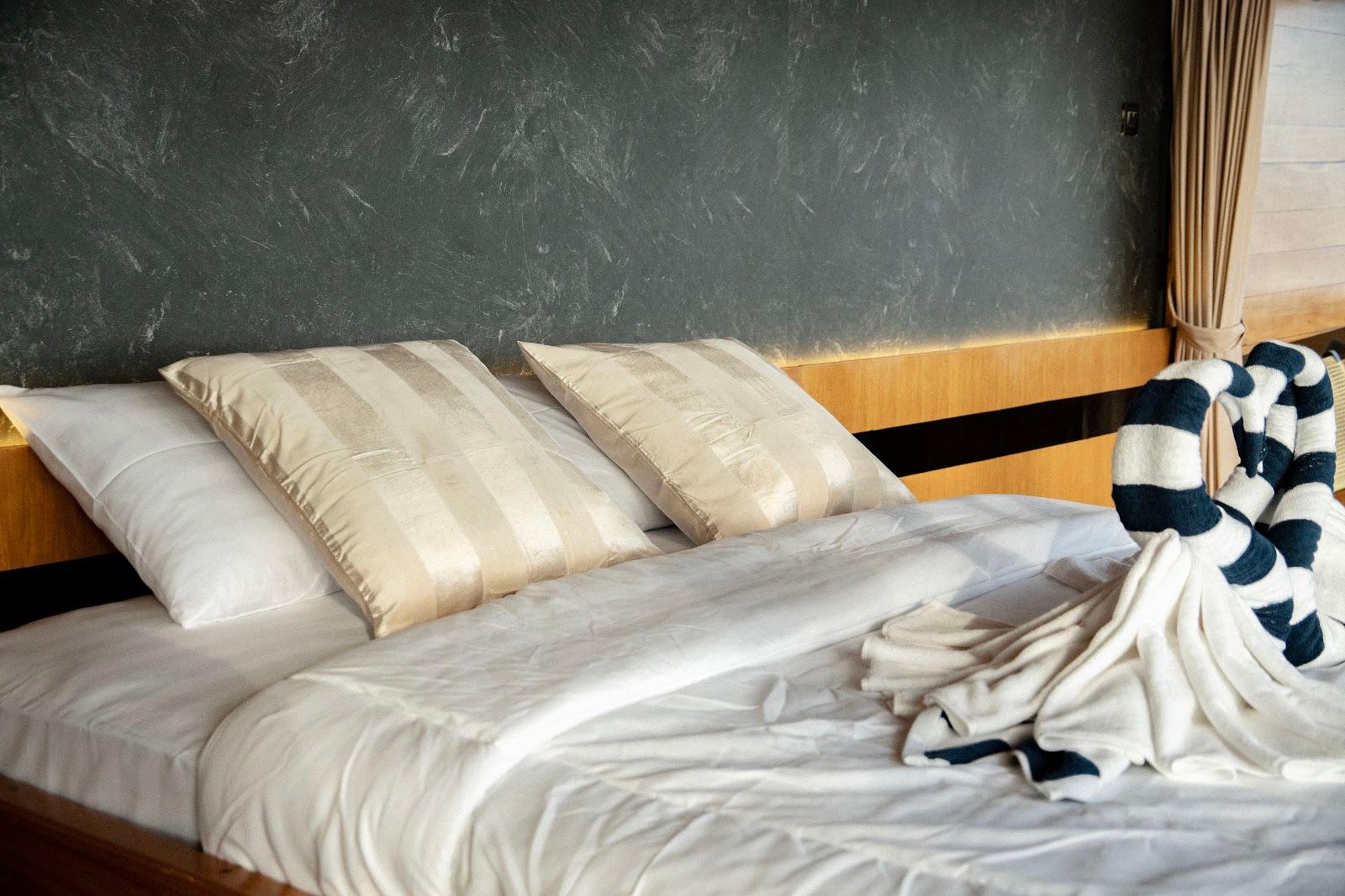Lamborajo 3 — Cabin 8 (Royal Master - Queen bed + Extra 2x Single Bed  + private bathroom and jacuzzi) (image 20)
