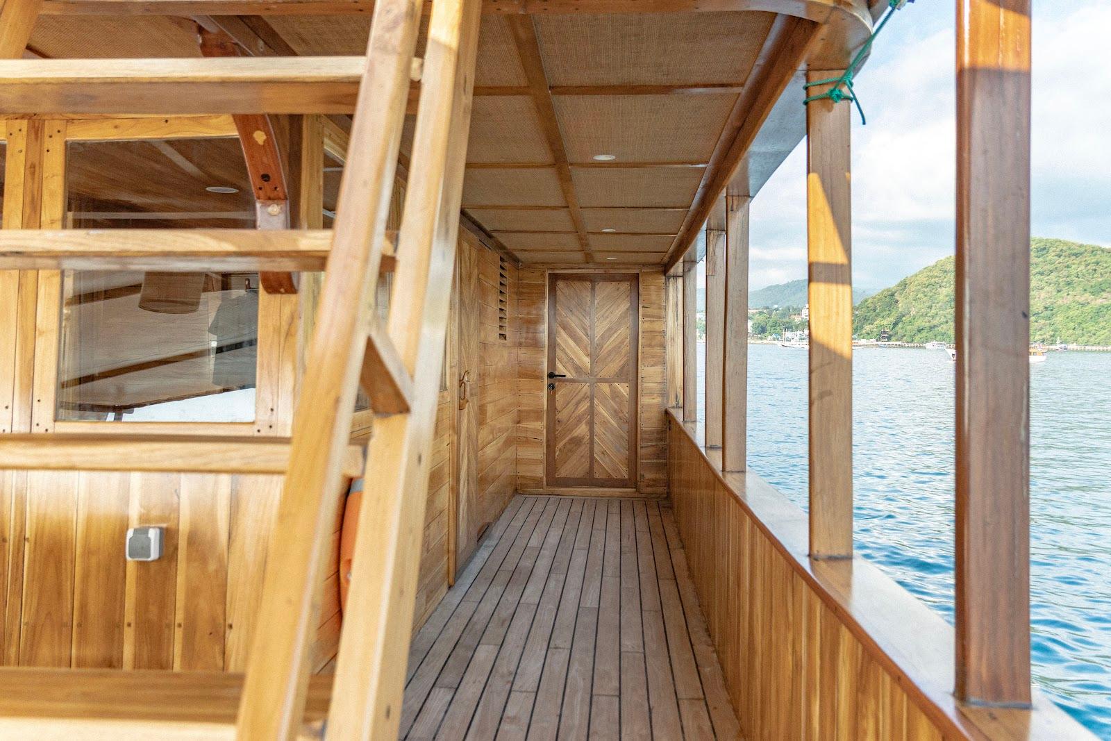 Lamborajo 3 — Sundeck - Middle Deck (image 2)
