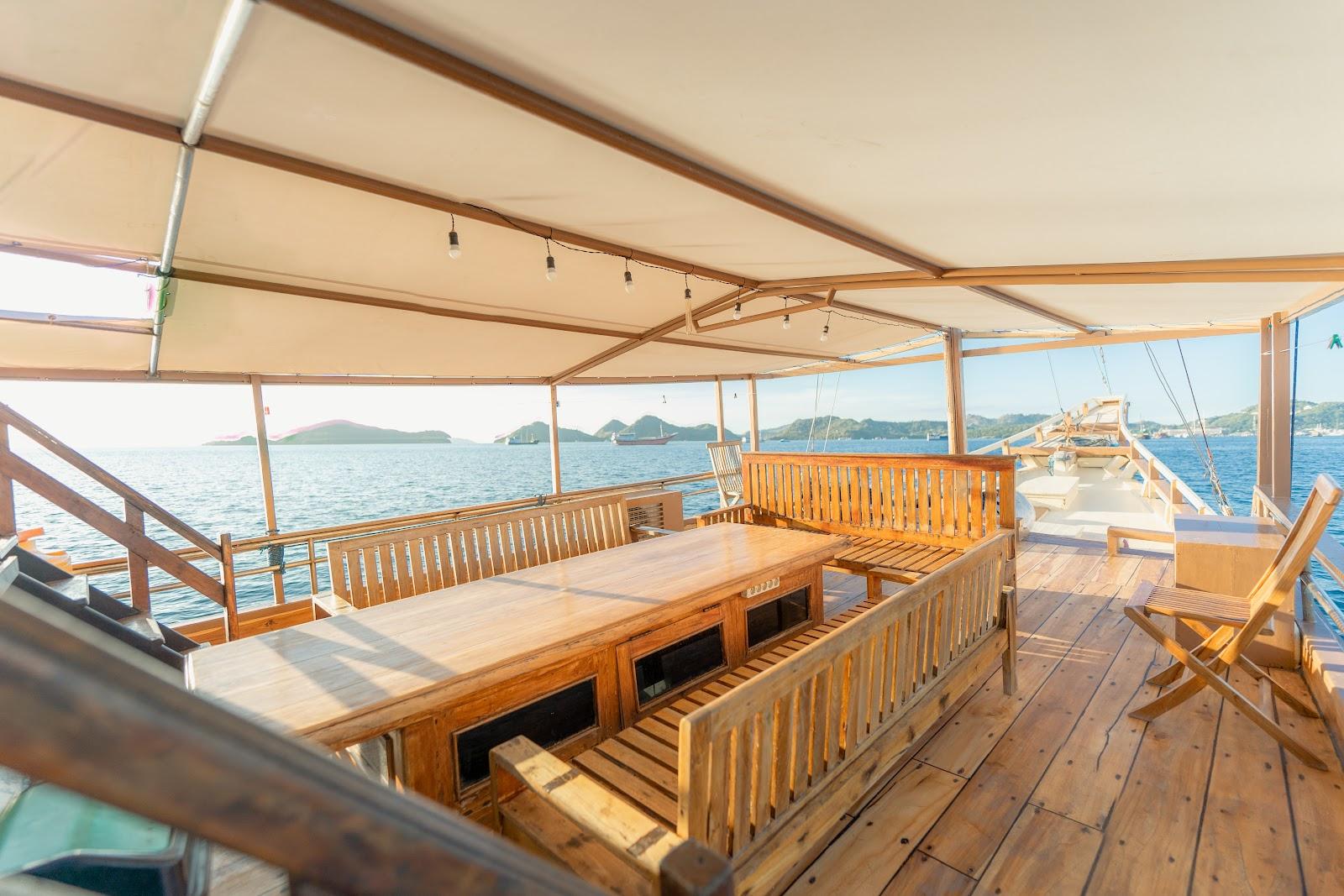 Almadira — Outdoor Dining Room (image 2)