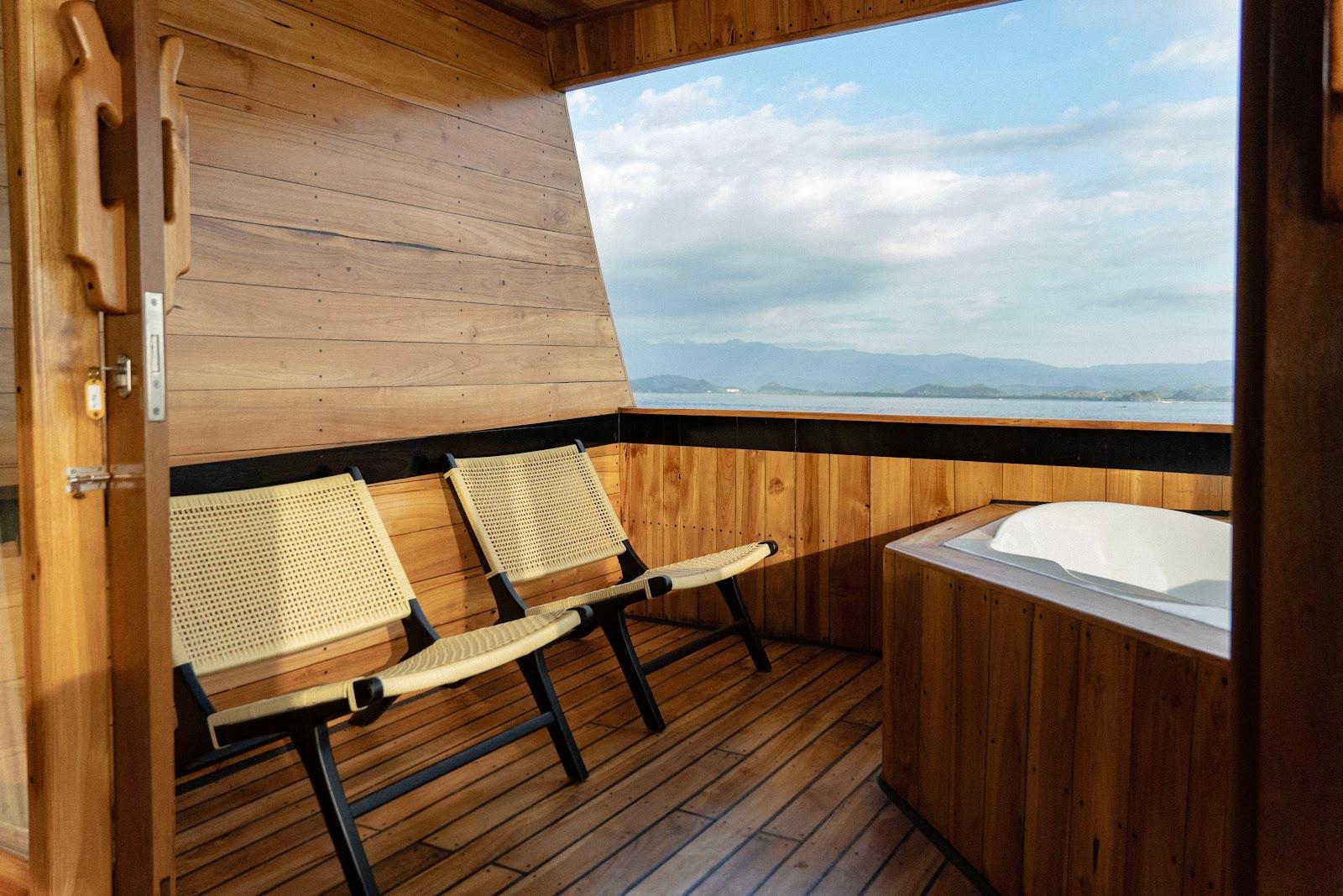 Lamborajo 3 — Cabin 8 (Royal Master - Queen bed + Extra 2x Single Bed  + private bathroom and jacuzzi) (image 15)