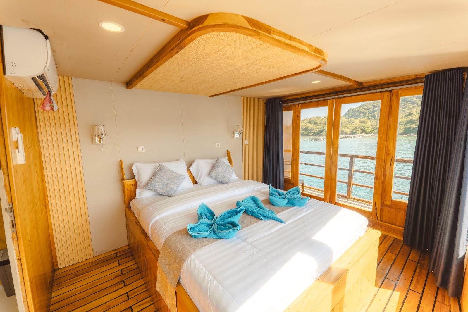 Lamborajo 2 — 8-Master Ocean-(2) Queen bed + Extra Bed -Private bathroom, balcony (image 6)