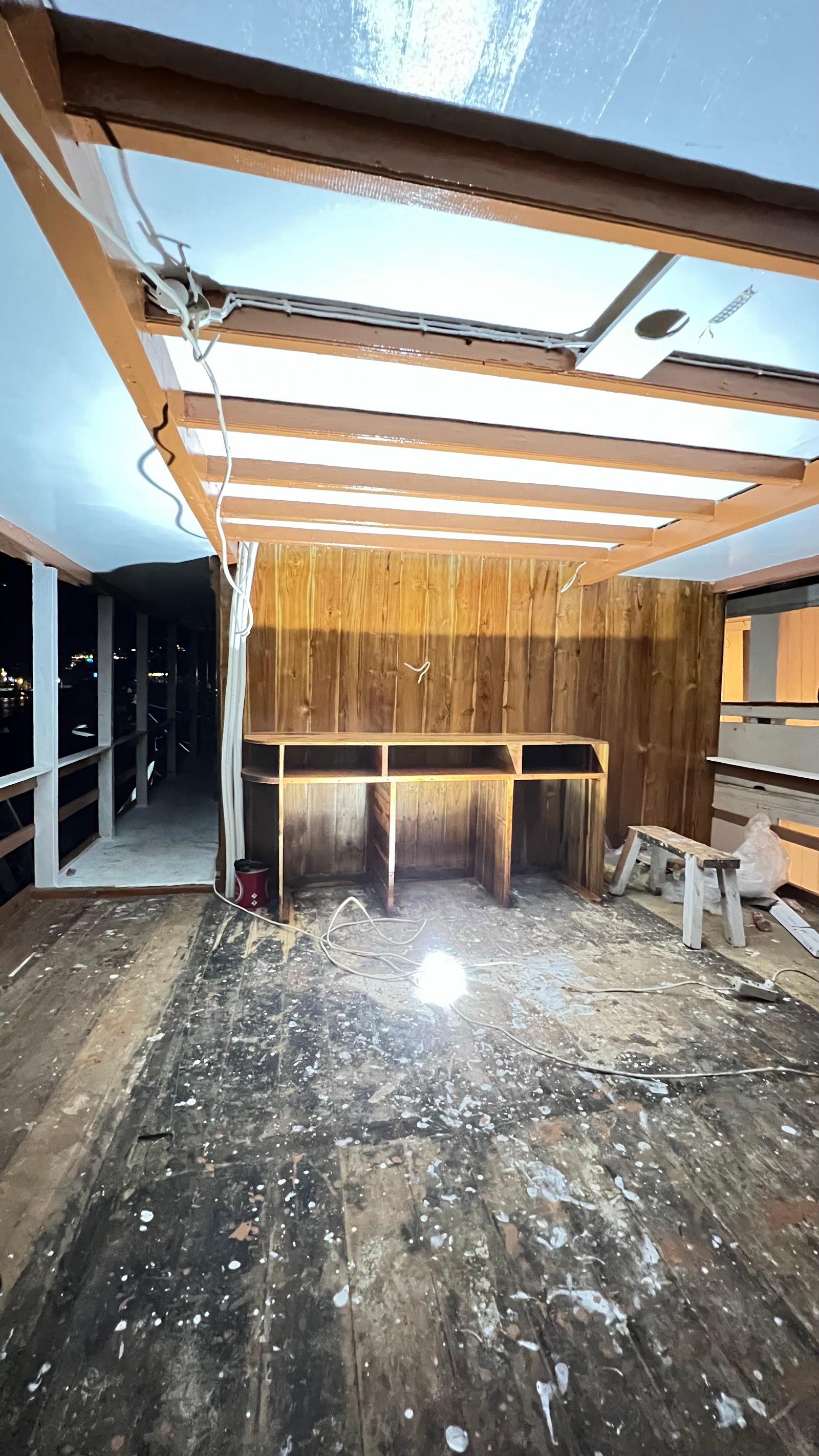 Dinara Live A Board — Open area (image 7)