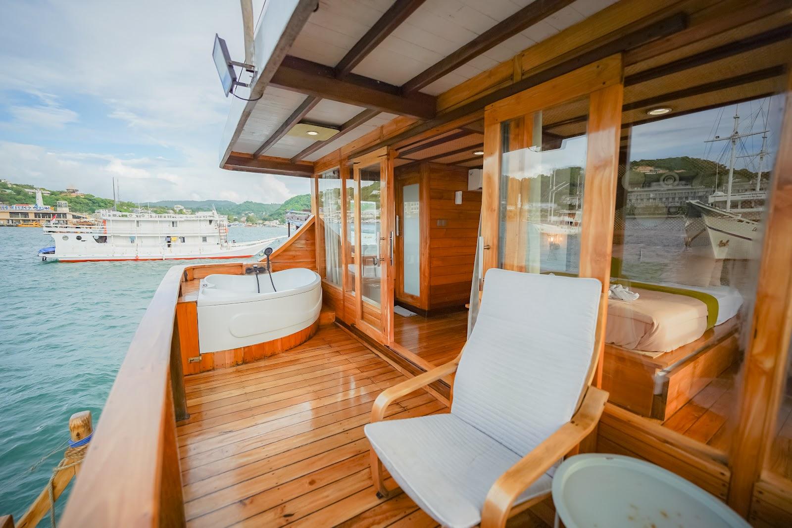 Yumana — 1_Royal Suite Cabin (image 2)