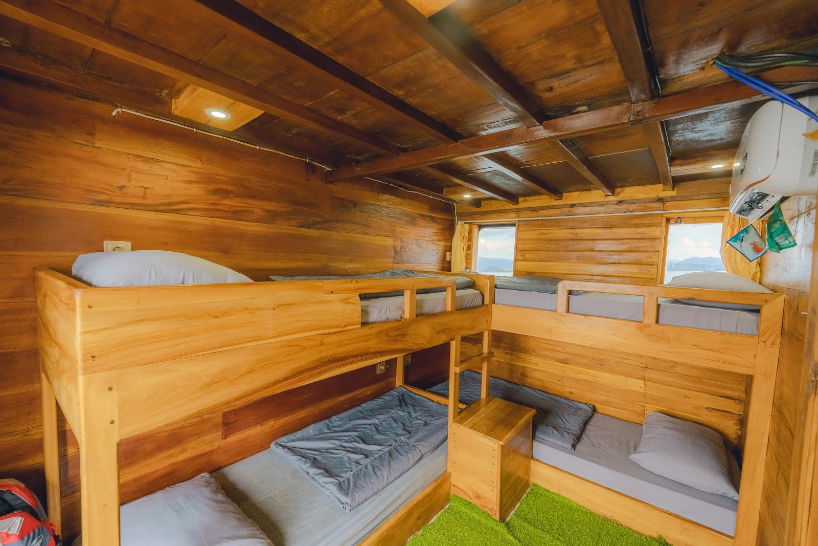 Balaraja — 2-Share Cabin(2) - 4x Single Bunk Bed (image 2)