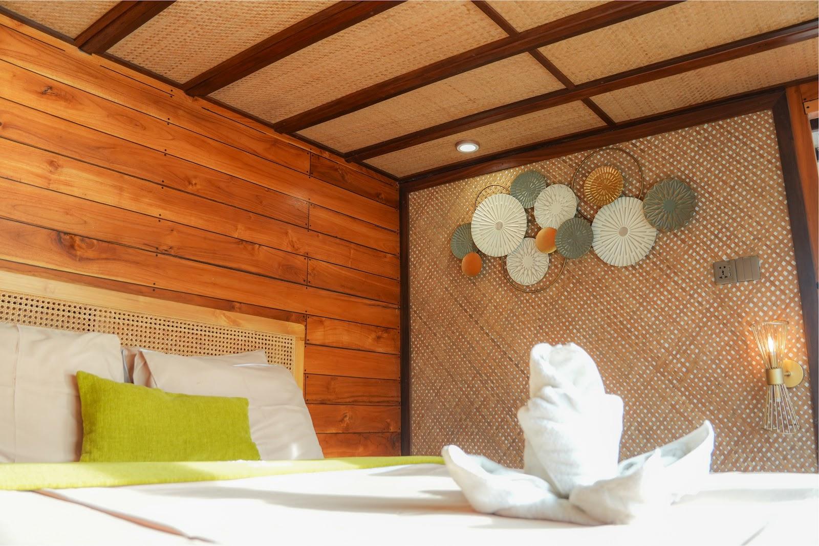 Yumana — 2_Signature Cabin Upper Deck (image 1)