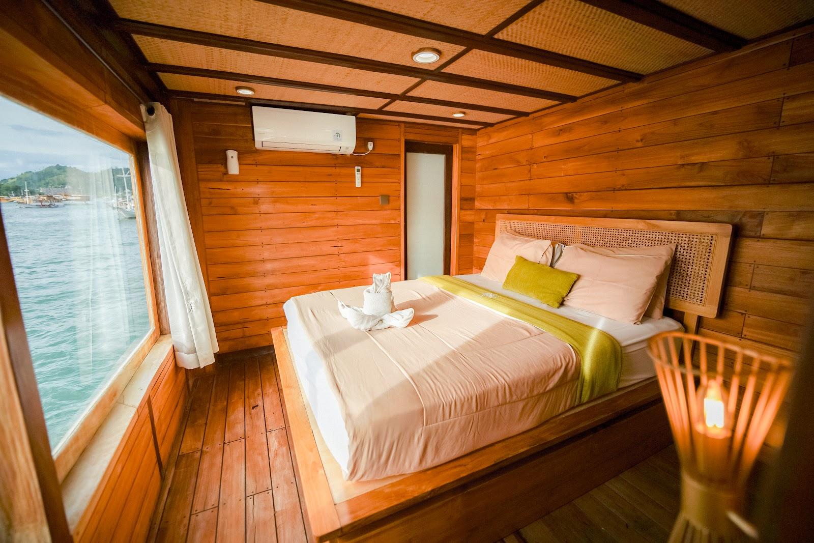 Yumana — 2_Signature Cabin Upper Deck (image 5)