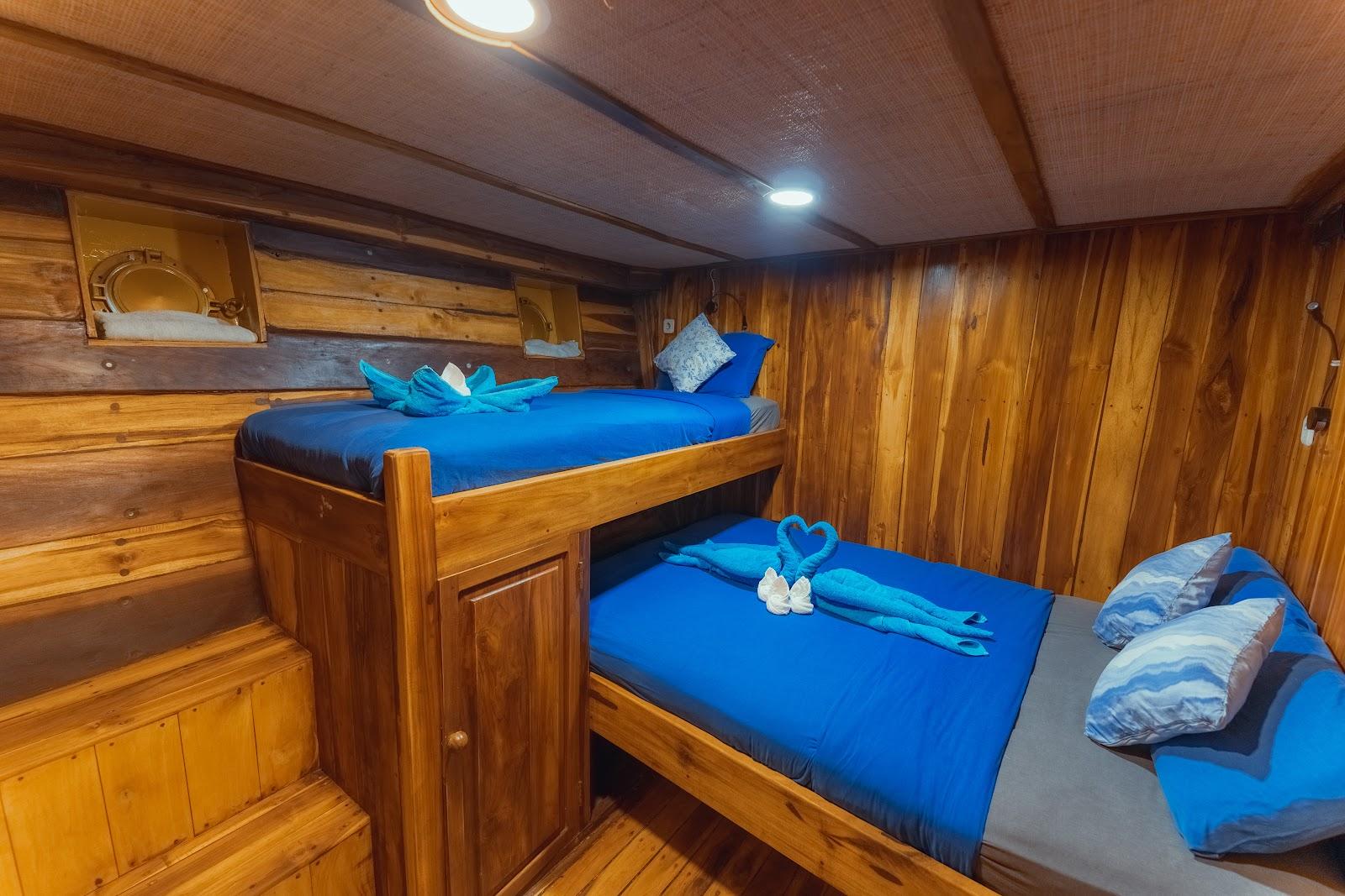 Lamborajo 2 — 4-Superior Cabin (4) Queen Bed + Single Bed - Priavte Bathroom (image 1)