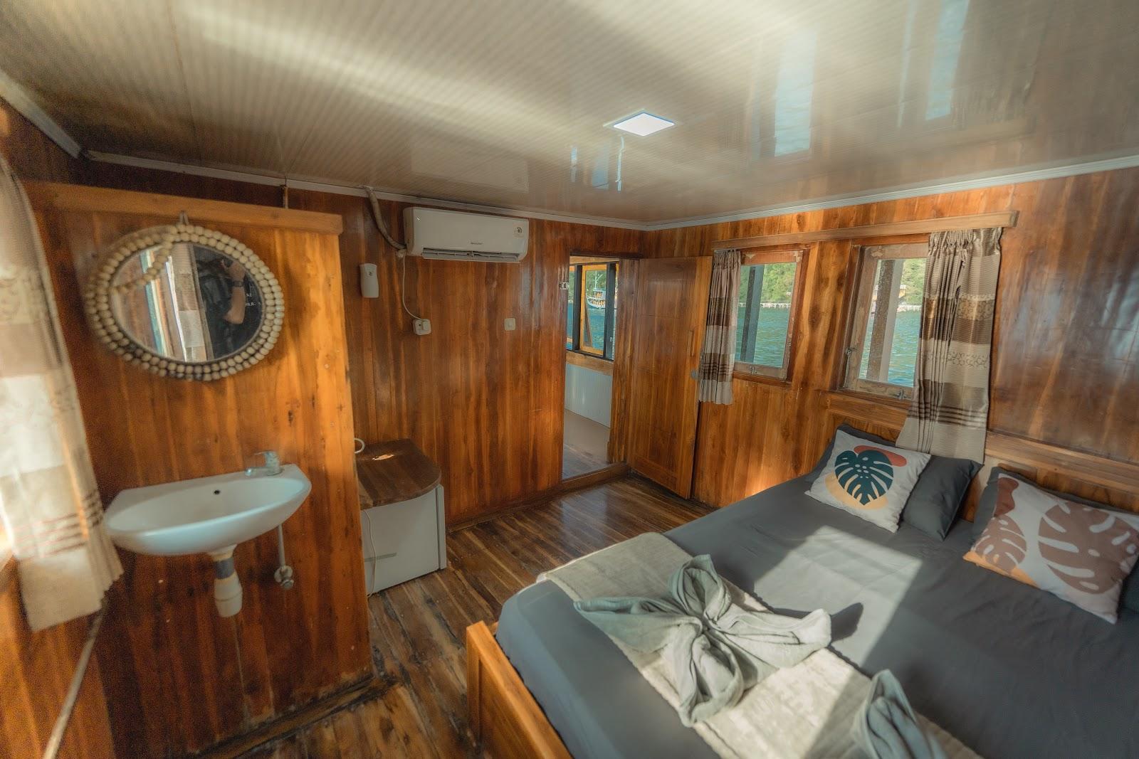 Almadira — CABIN 6- Master Ocean (QueenBed + Extra Queen Bed + Private bathroom) (image 6)
