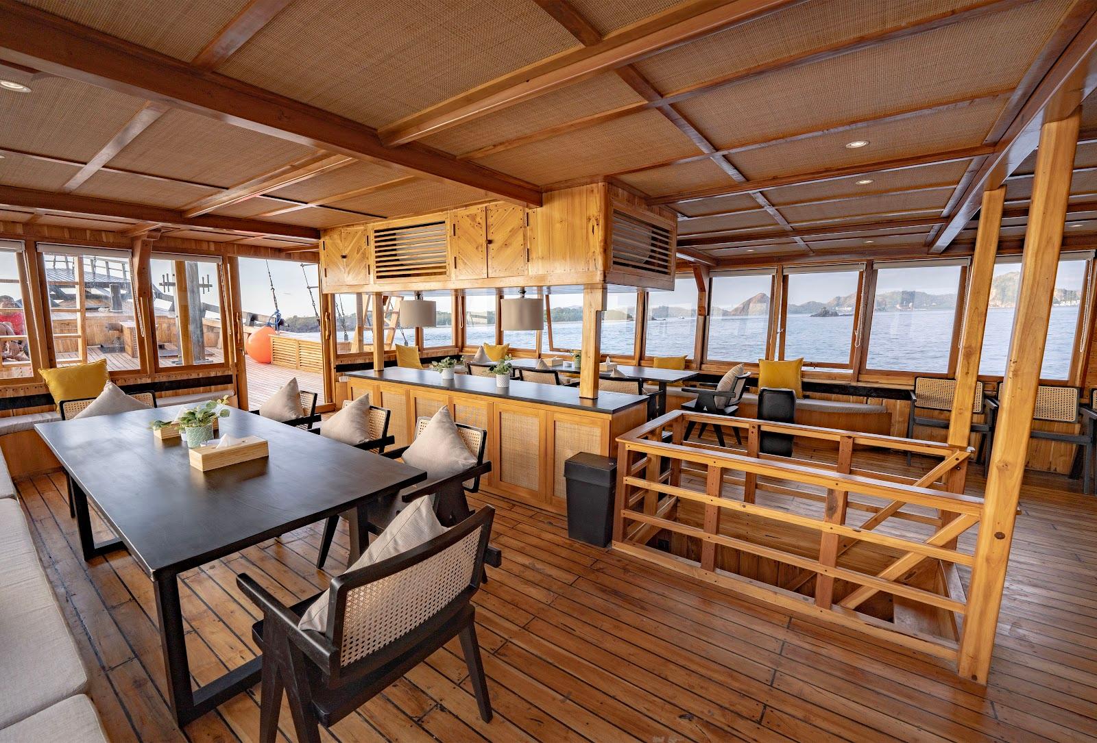 Lamborajo 3 — Dining Room (image 24)