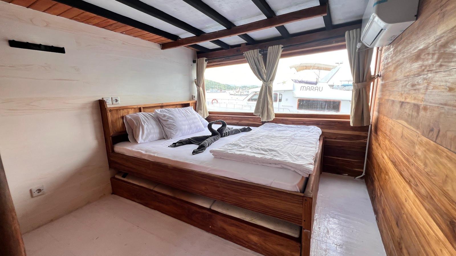 Flores Utama — Master Ocean 2 (Queen Bed + extra bed) (image 3)