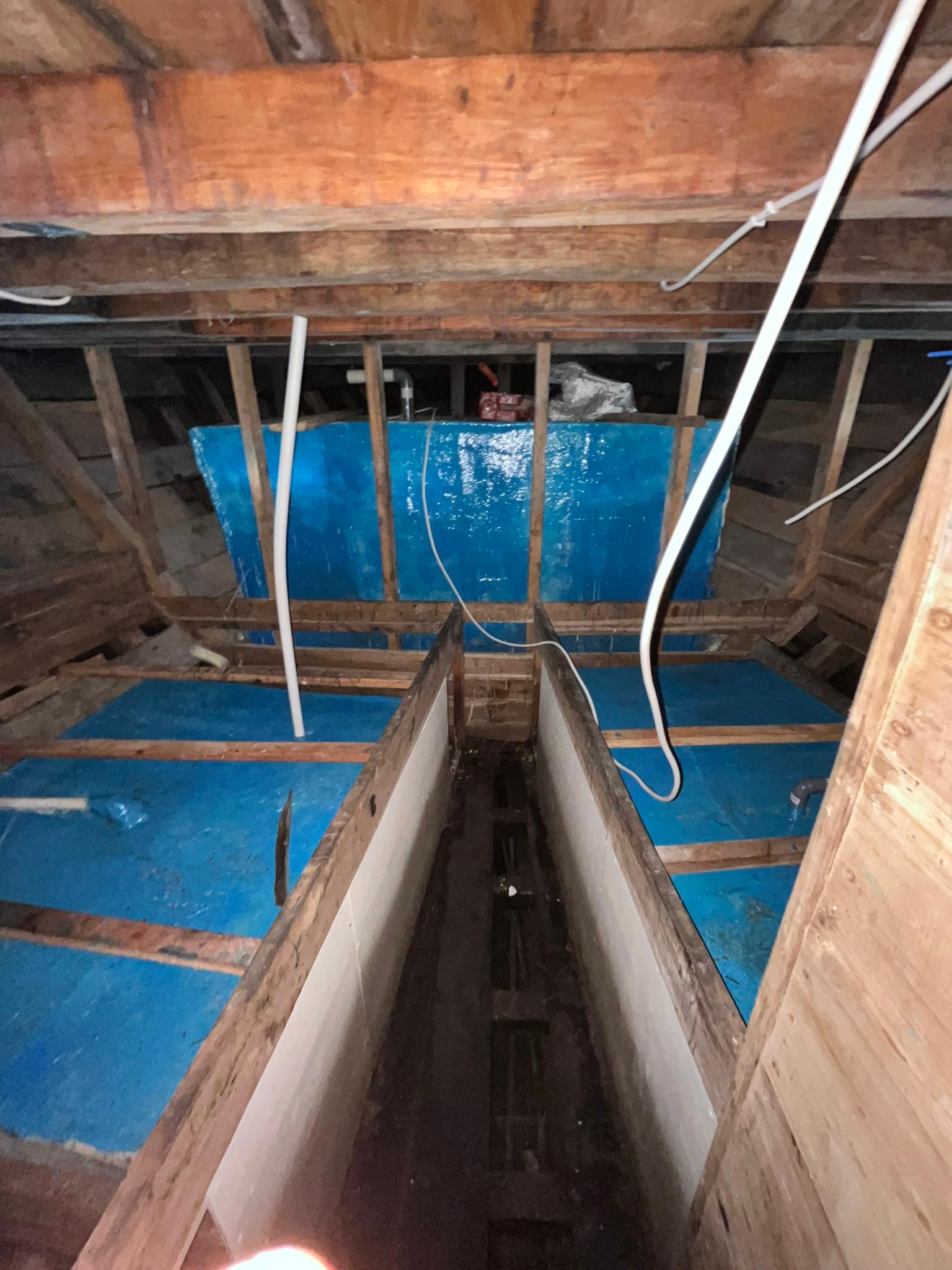 XANDARI — CREW ROOM (image 1)