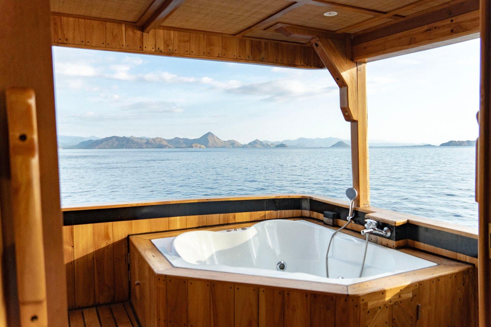 Lamborajo 3 — Cabin 8 (Royal Master - Queen bed + Extra 2x Single Bed  + private bathroom and jacuzzi) (image 14)