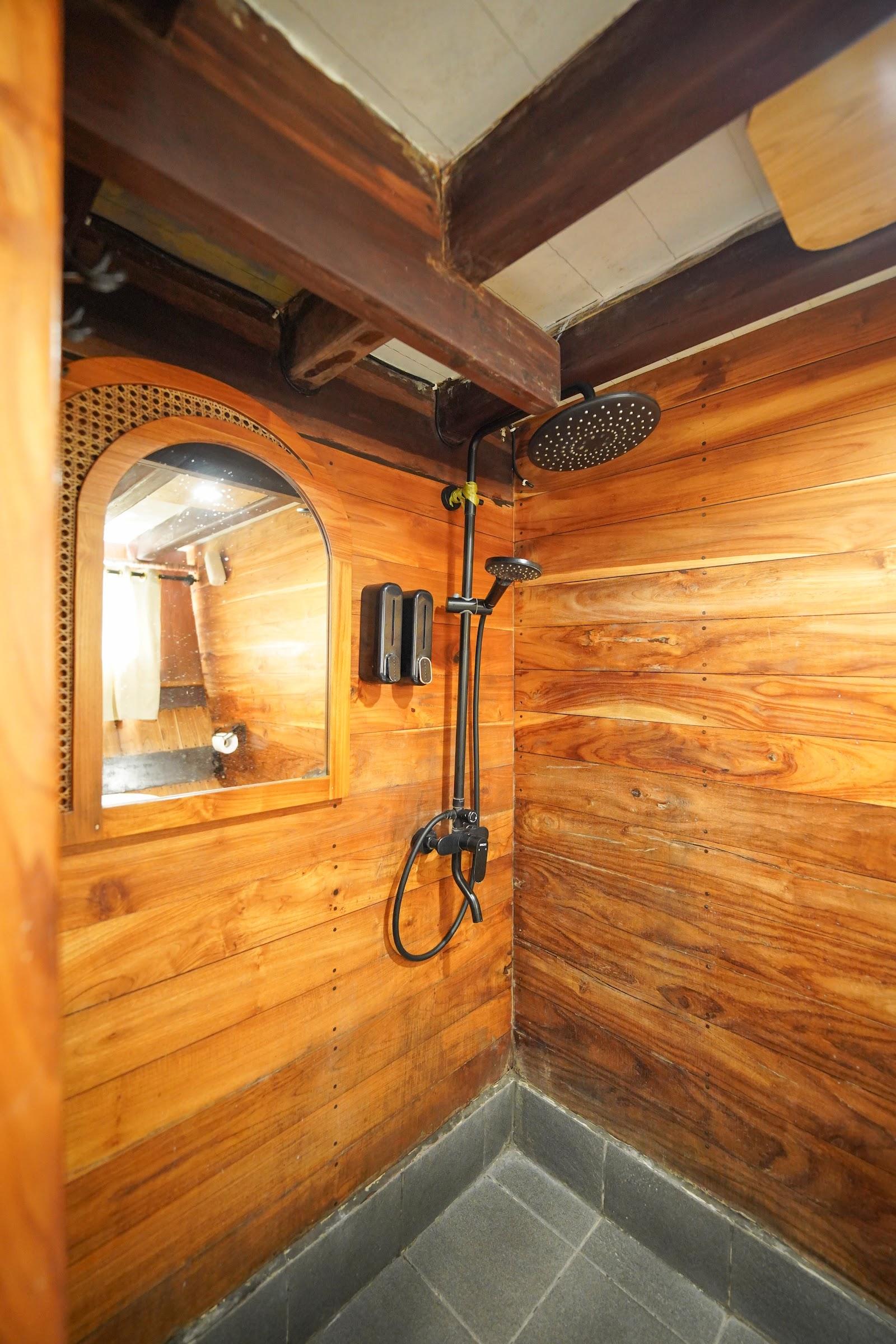Yumana — 4_Superior Cabin (image 9)