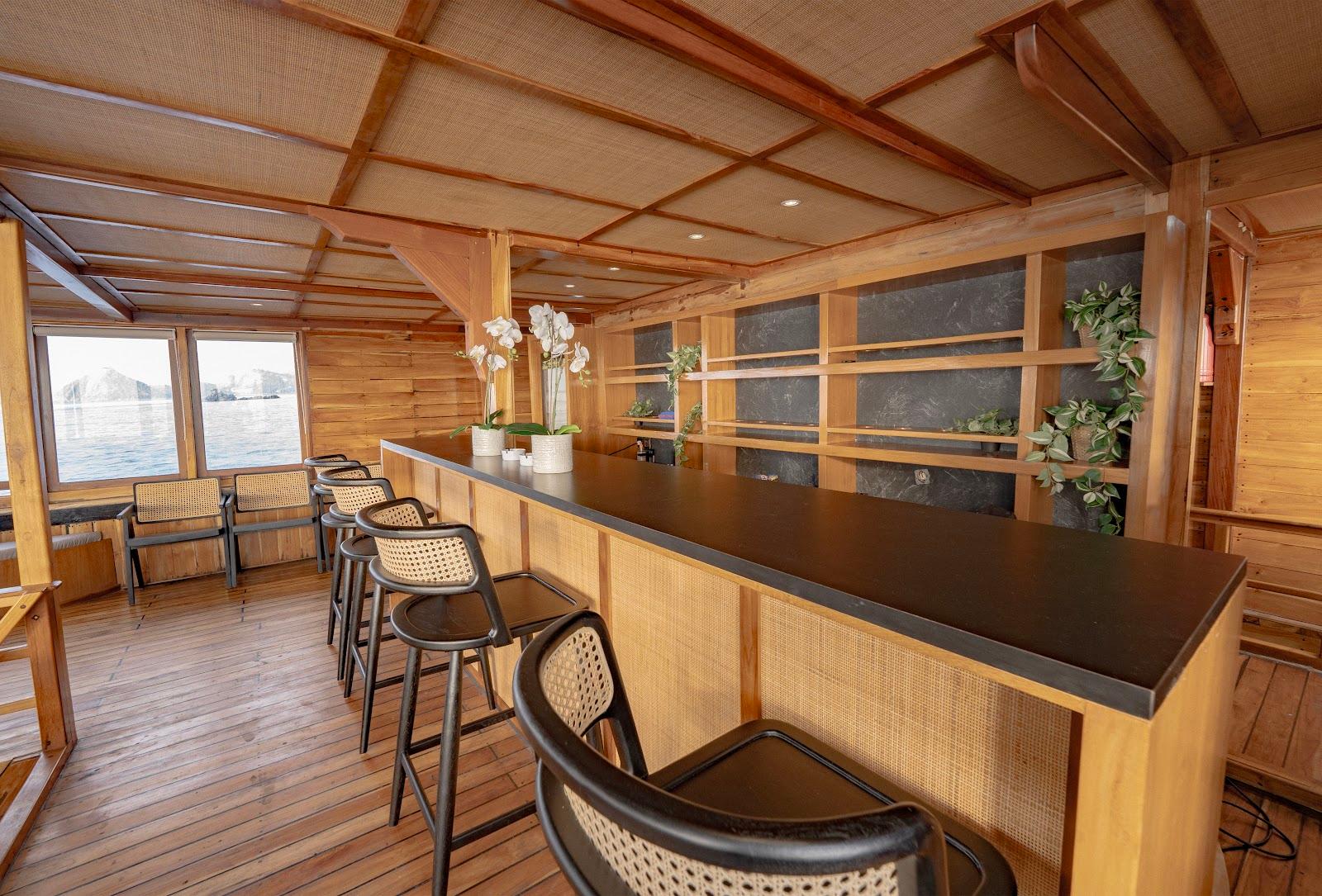 Lamborajo 3 — Dining Room (image 23)