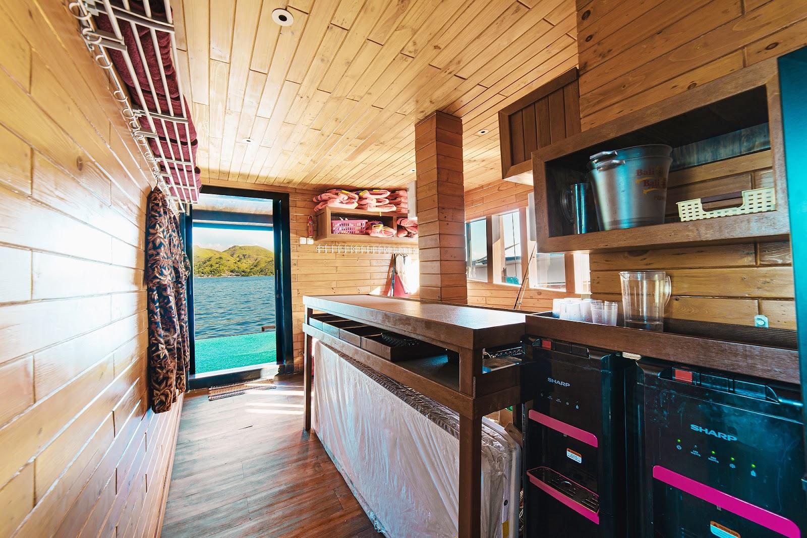 Ocean Pro — DINING ROOM INDOOR (image 4)