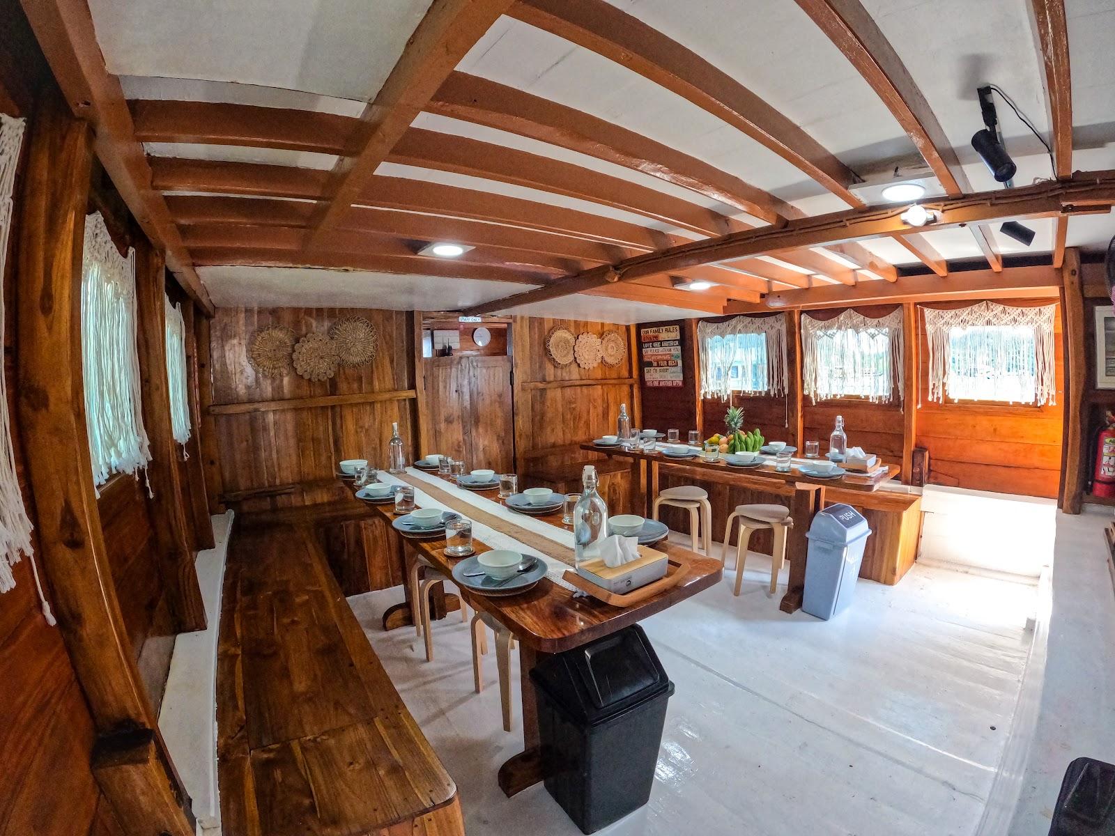 Dinara Live A Board — Indoor Resto (image 4)