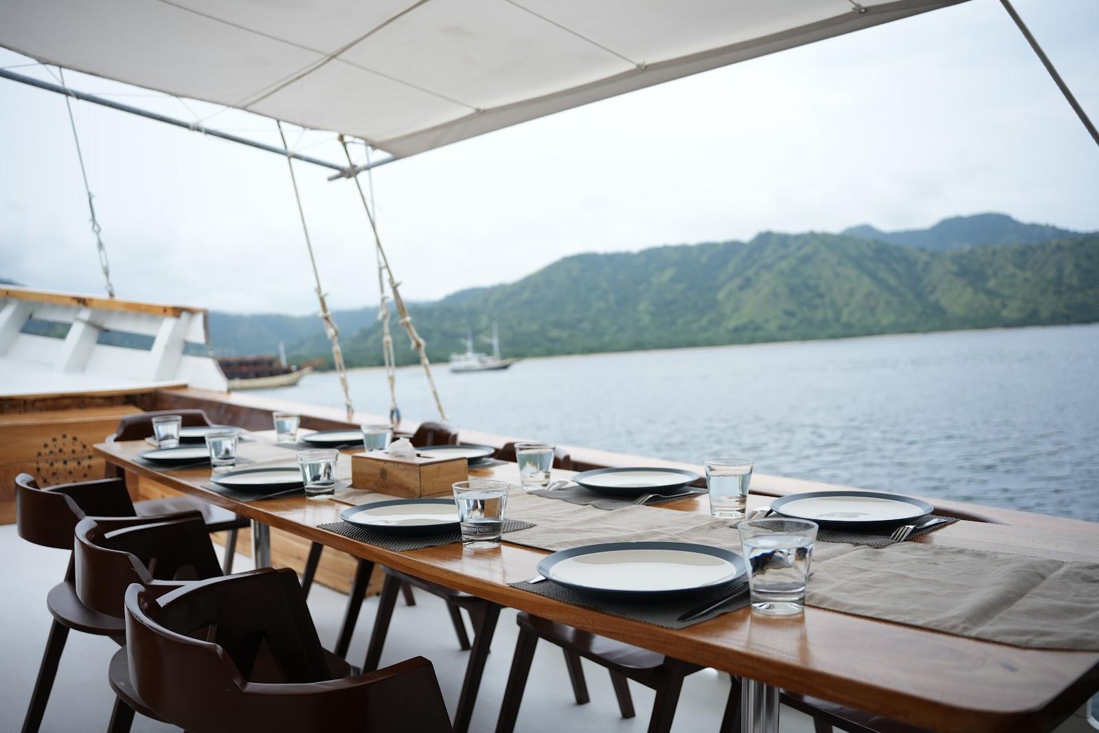 Yumana — dining room (image 11)