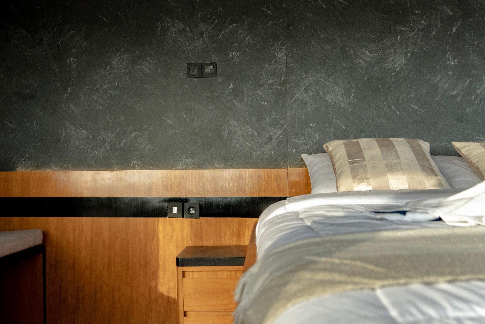 Lamborajo 3 — Cabin 8 (Royal Master - Queen bed + Extra 2x Single Bed  + private bathroom and jacuzzi) (image 18)