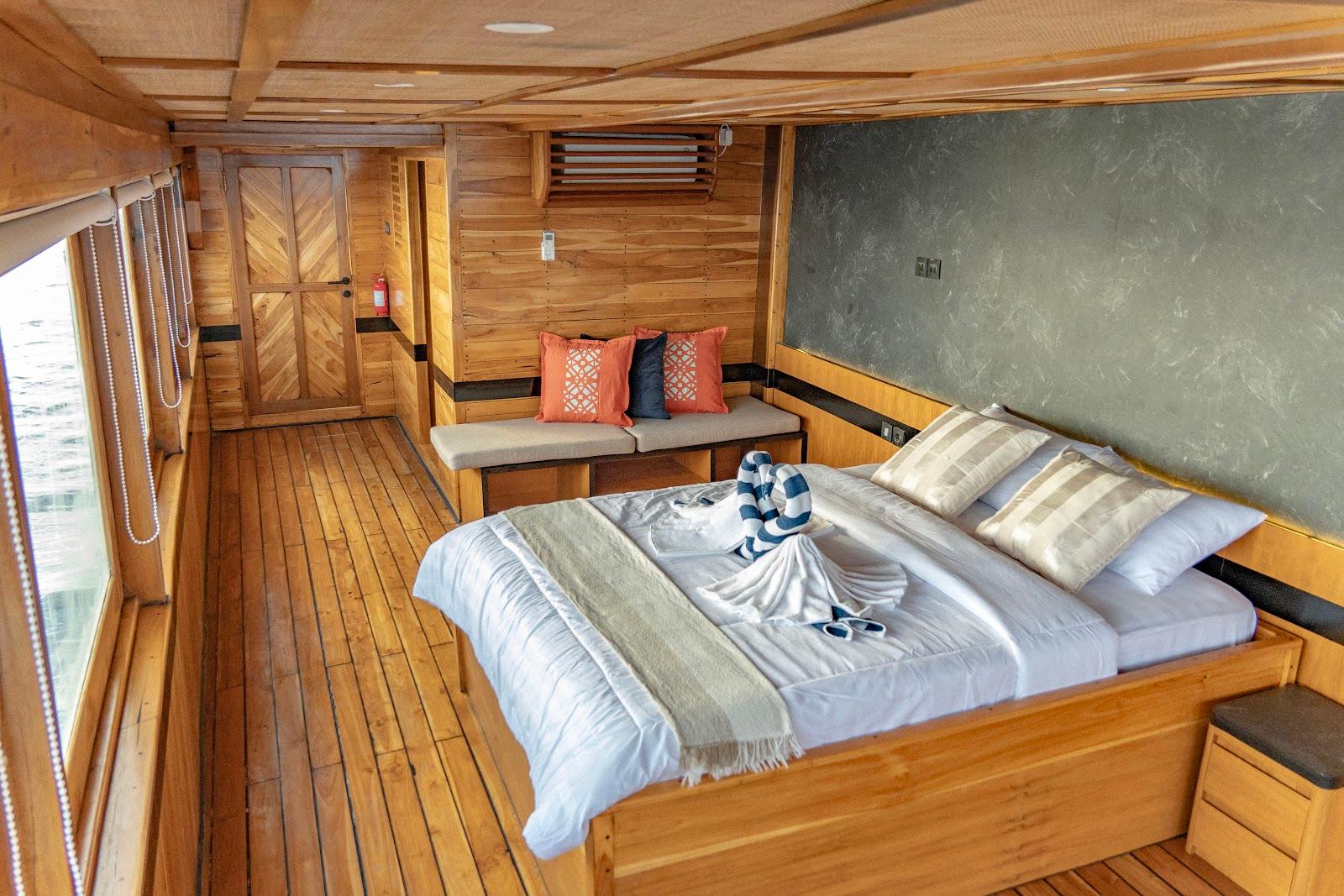Lamborajo 3 — Cabin 8 (Royal Master - Queen bed + Extra 2x Single Bed  + private bathroom and jacuzzi) (image 22)