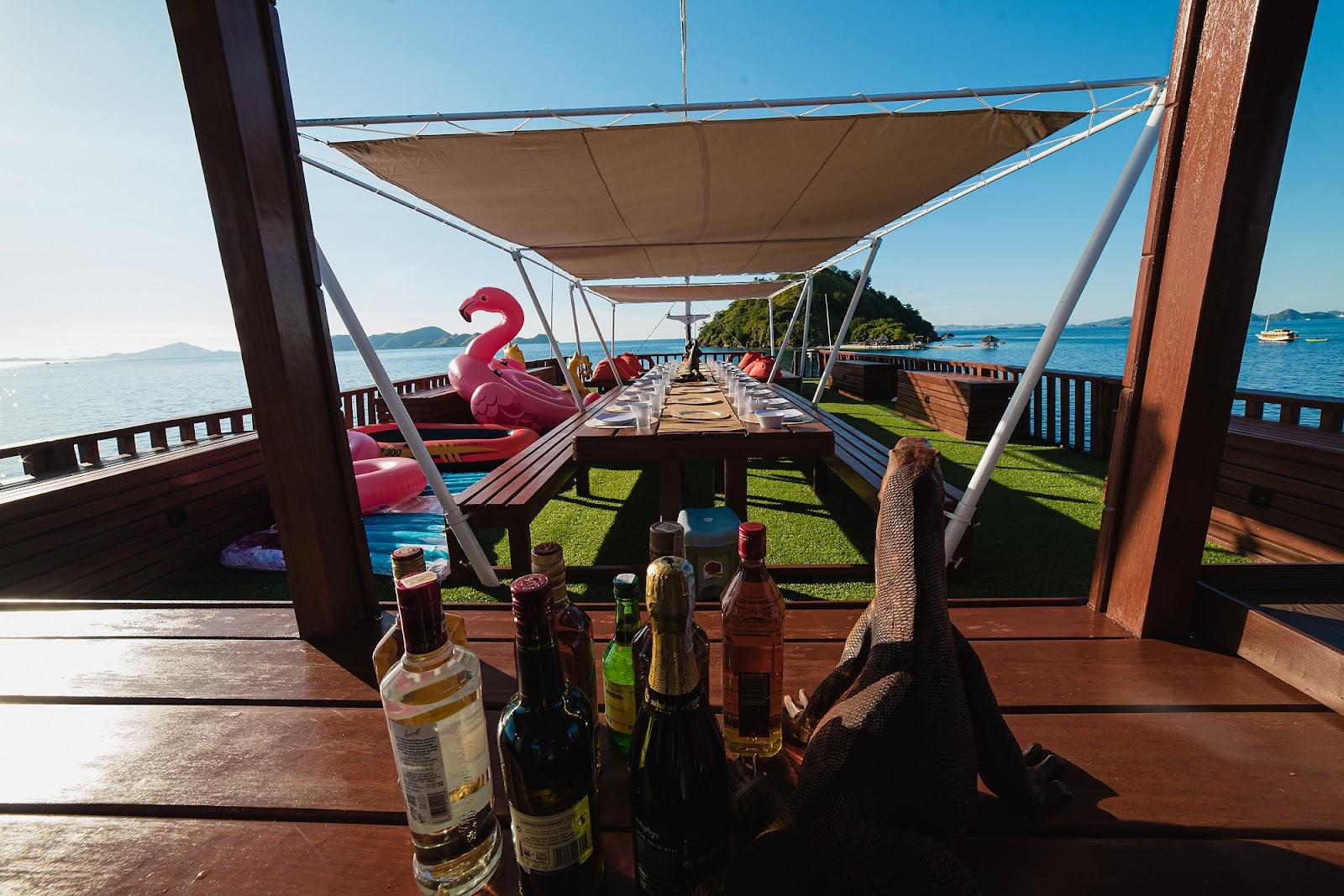 Ocean Pro — DINING ROOM OUTDOOR (image 3)