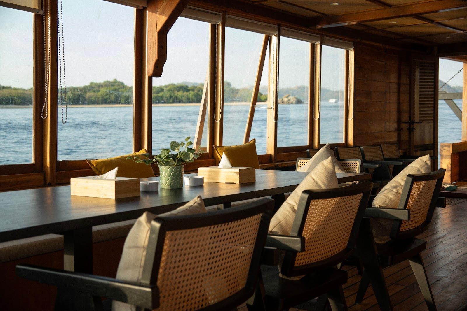 Lamborajo 3 — Dining Room (image 41)