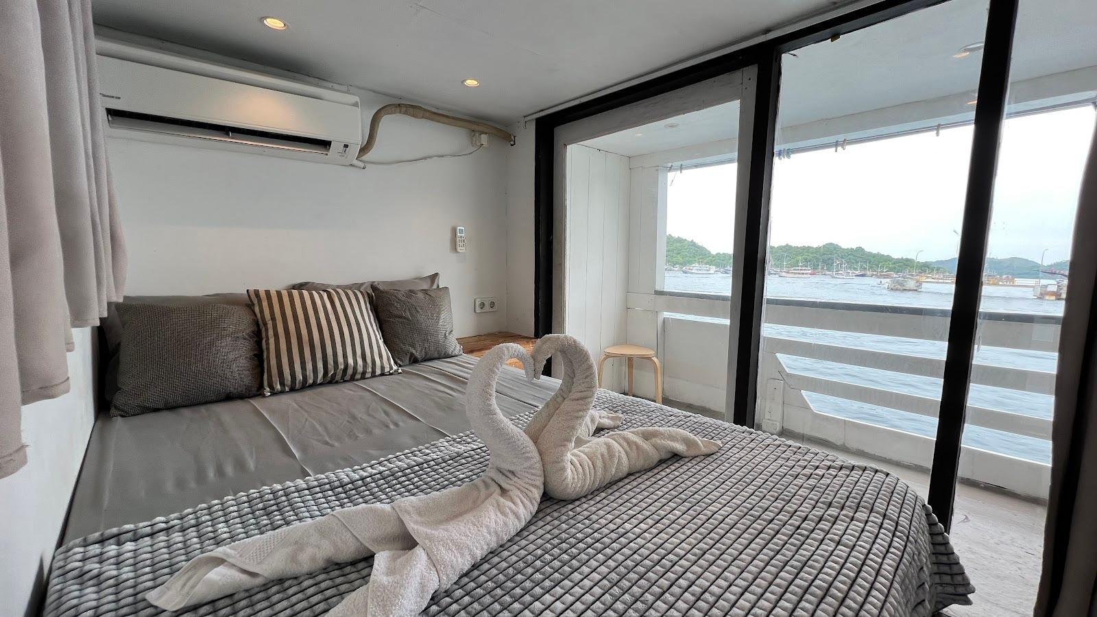 Zendaya 01 Phinisi — PADAR Cabin (Private Cabin Sea view & Balcony) (image 2)