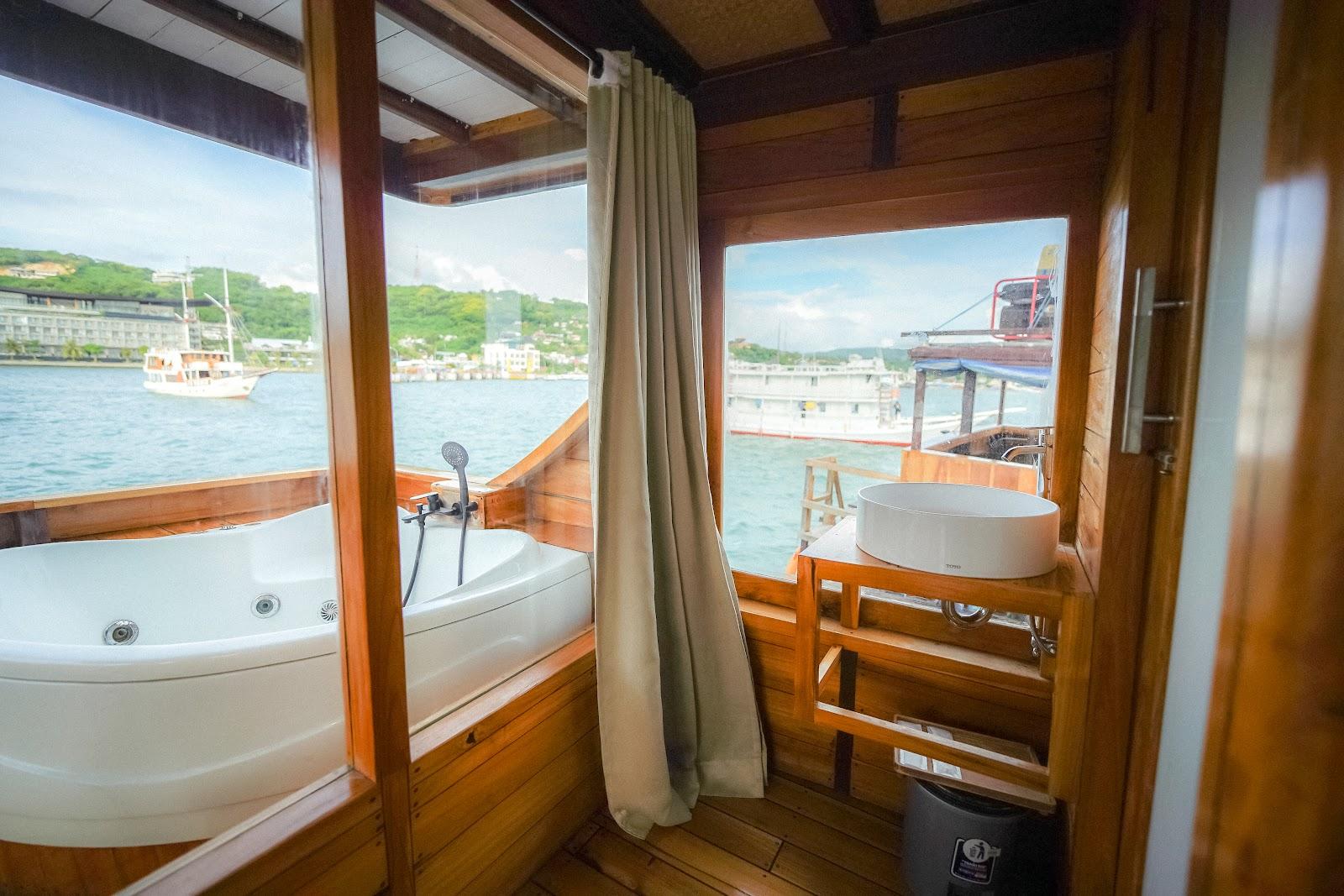 Yumana — 1_Royal Suite Cabin (image 10)