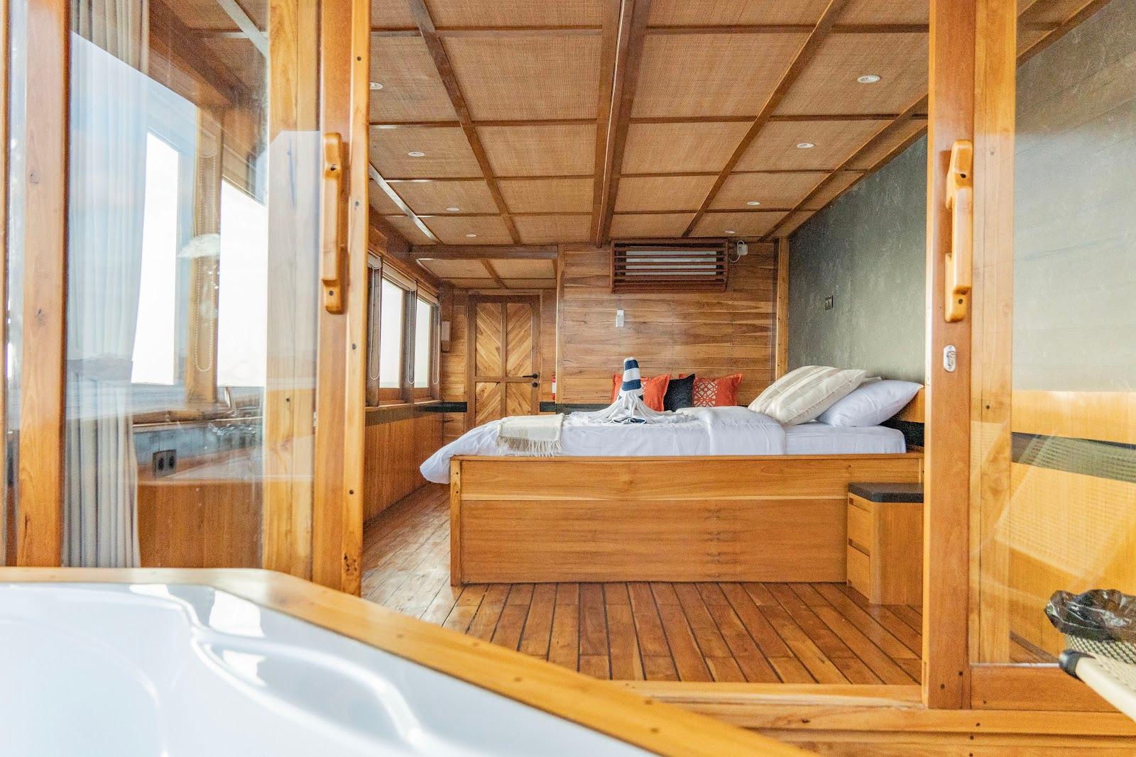 Lamborajo 3 — Cabin 8 (Royal Master - Queen bed + Extra 2x Single Bed  + private bathroom and jacuzzi) (image 3)