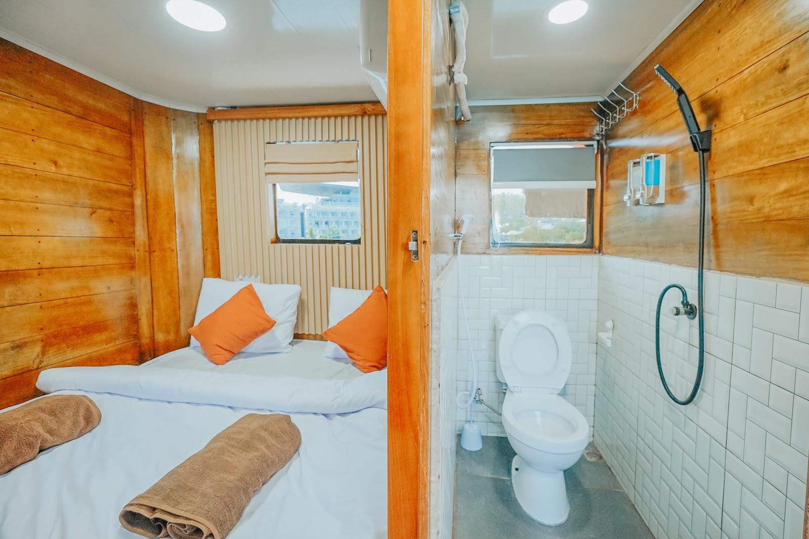 Segara Photos — 4. SUPERIOR CABIN ROOM (image 2)