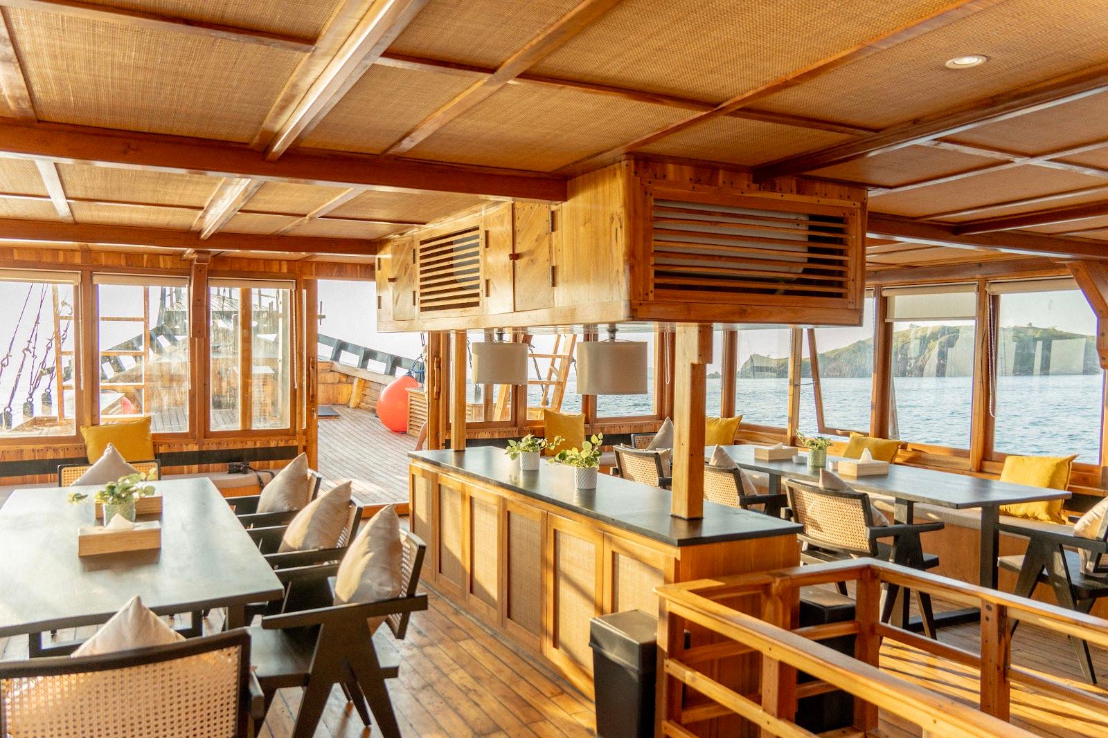 Lamborajo 3 — Dining Room (image 32)