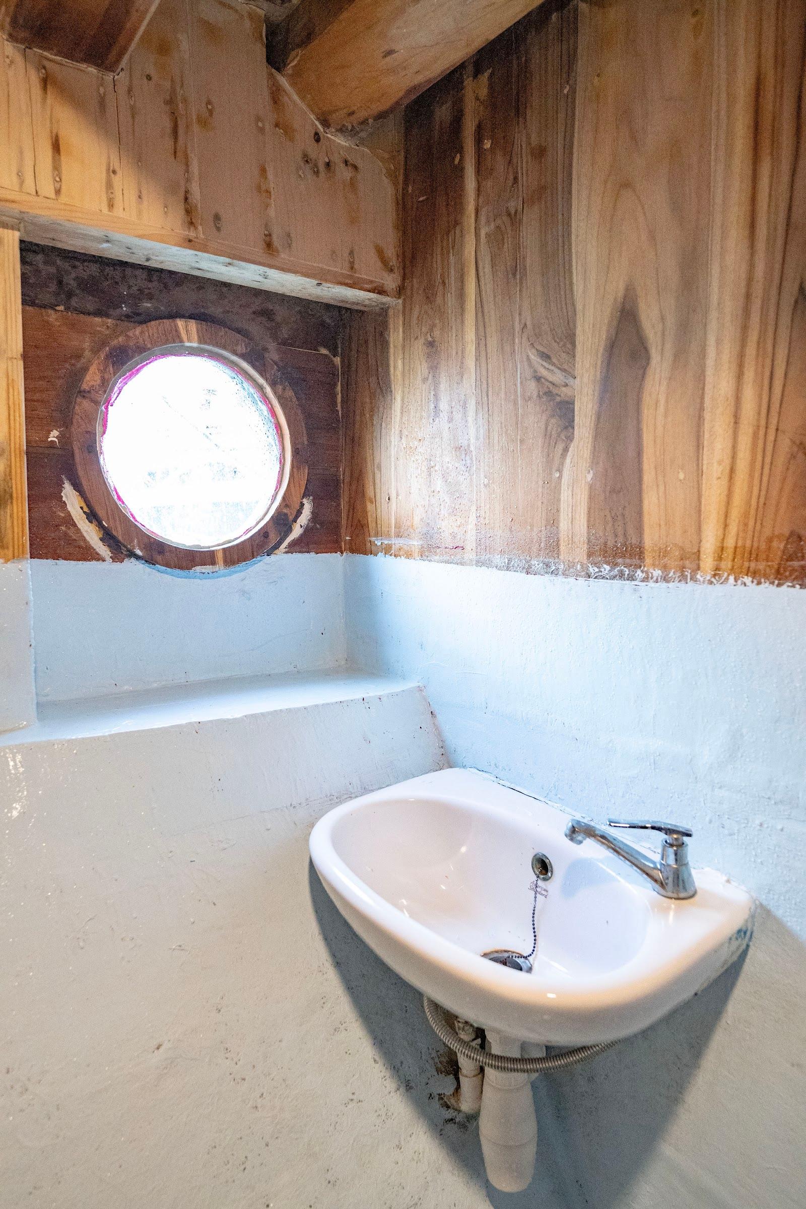 Alfathran — 1. Superior Family Cabin-lower deck (2x Queen Bed) 2-4pax (image 2)