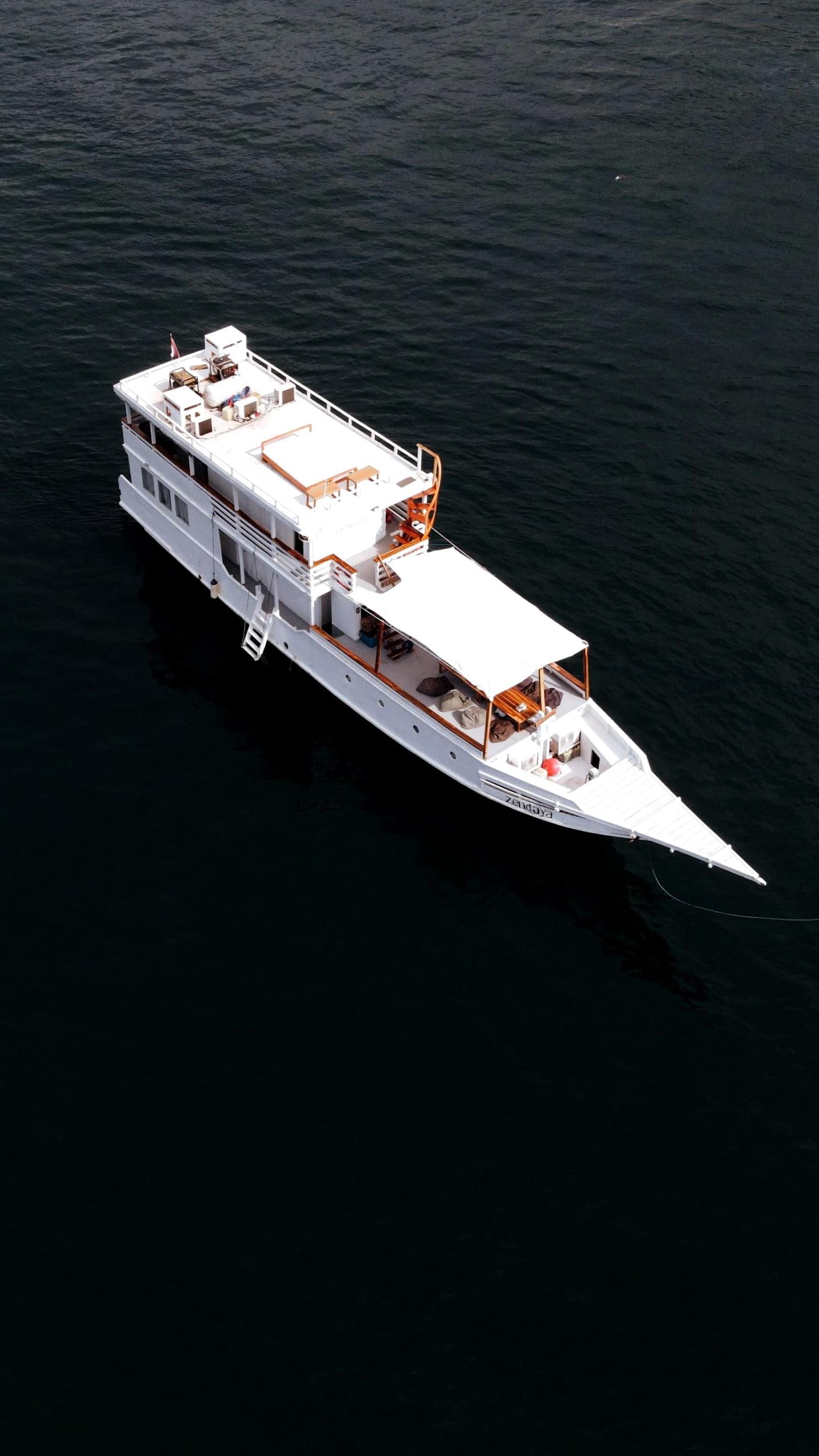 Zendaya 01 Phinisi — BOAT & PUBLIC AREA (image 11)