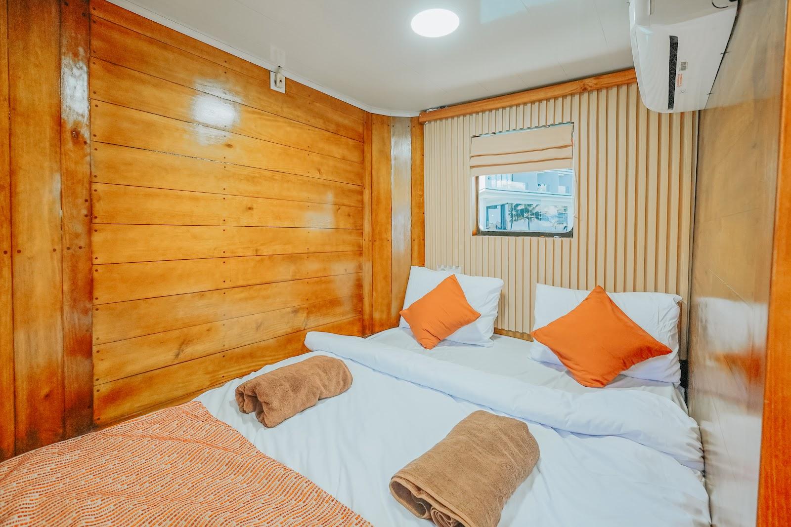 Segara Photos — 4. SUPERIOR CABIN ROOM (image 1)