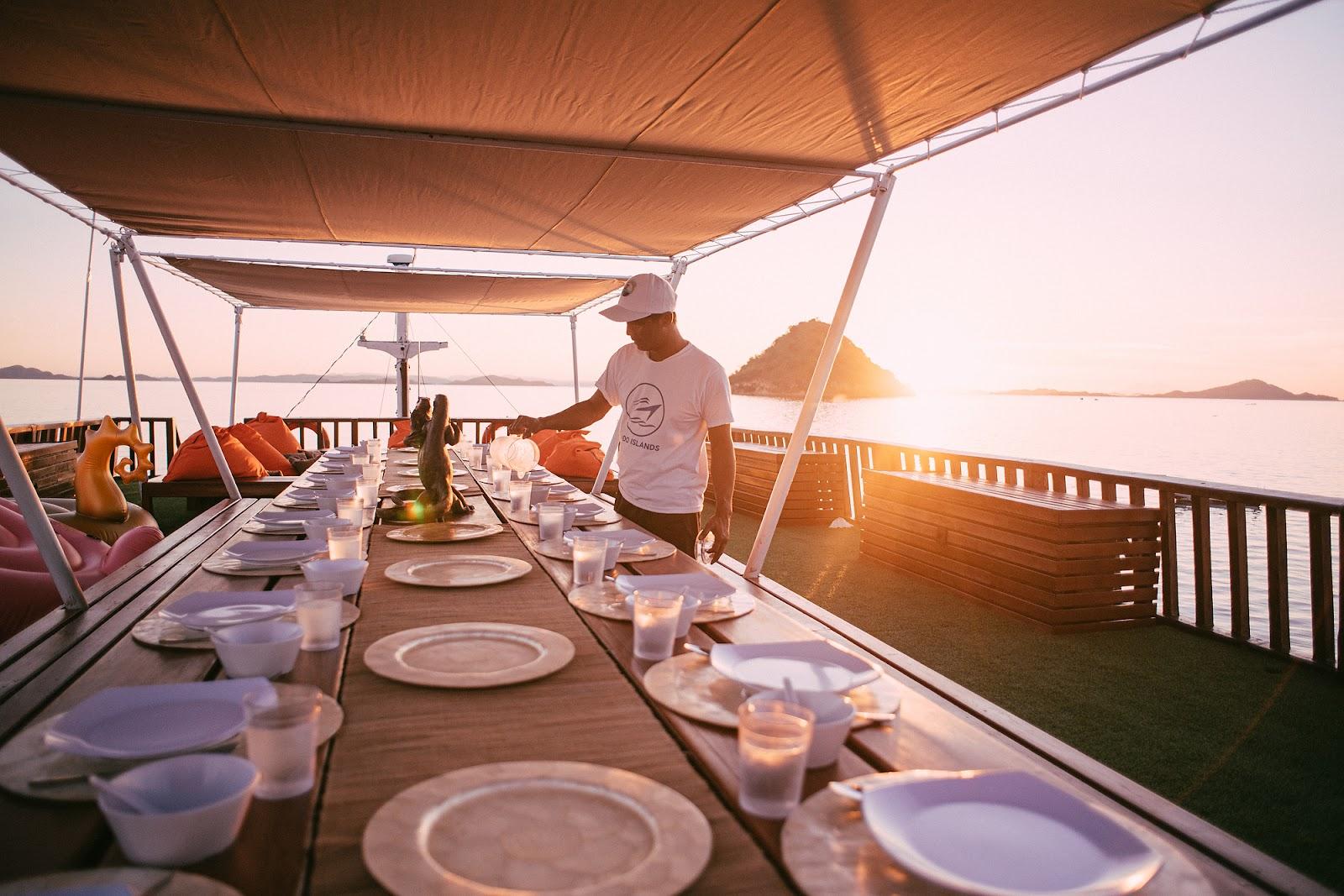 Ocean Pro — DINING ROOM OUTDOOR (image 4)