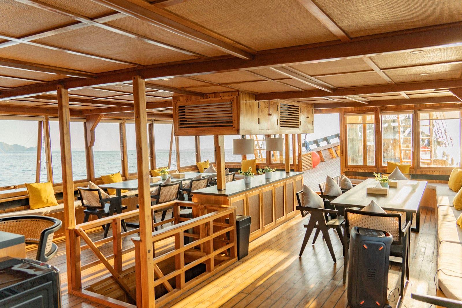 Lamborajo 3 — Dining Room (image 33)