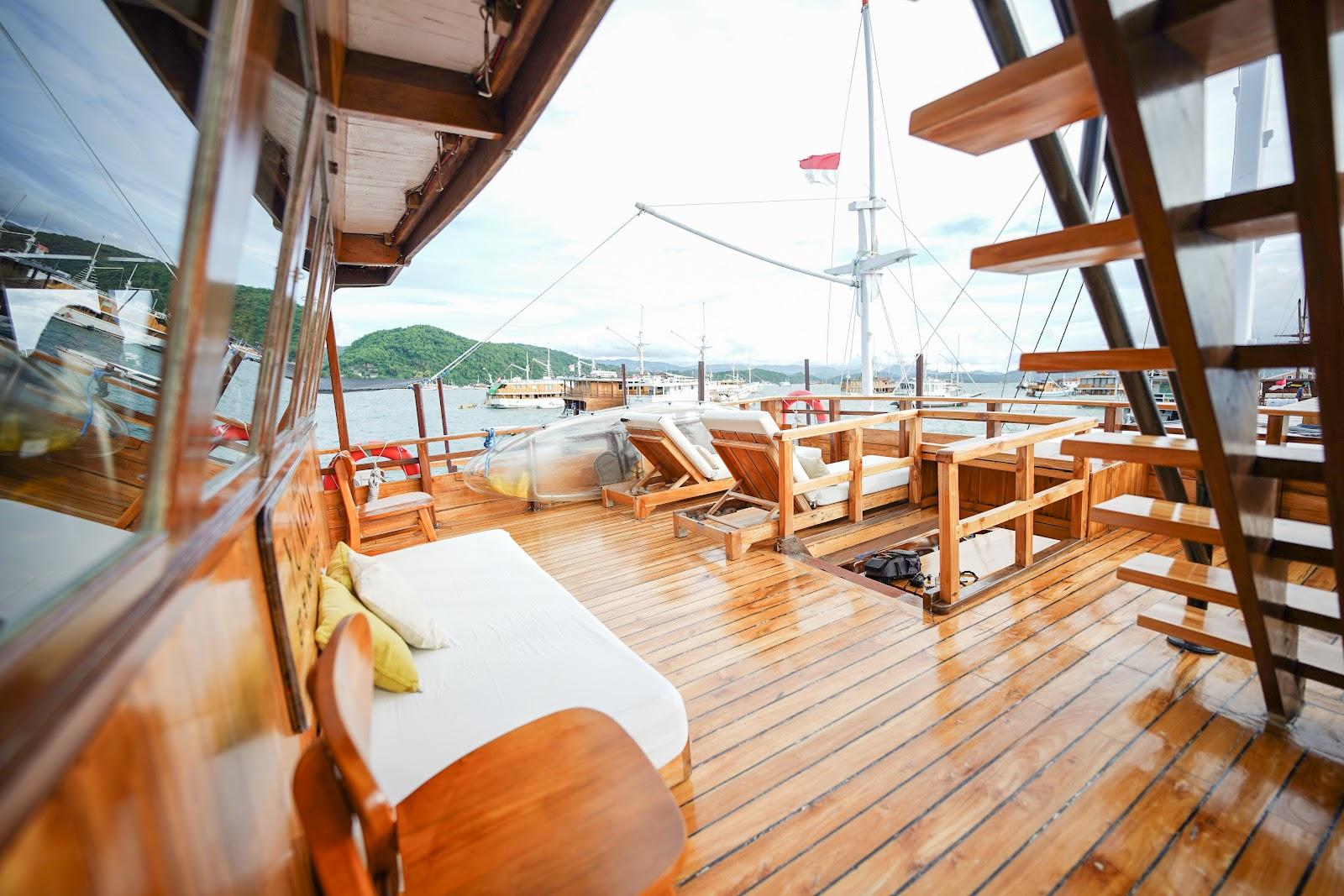 Yumana — sundeck (image 8)