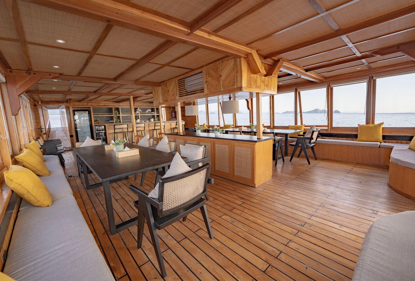 Lamborajo 3 — Dining Room (image 28)