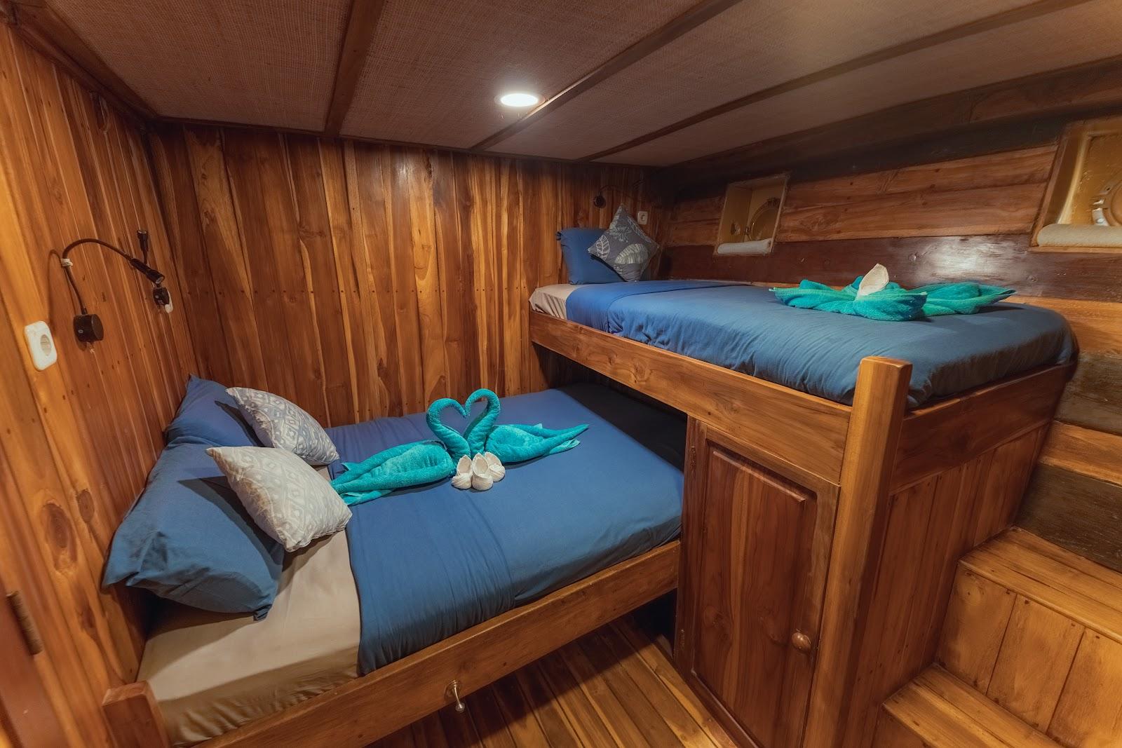 Lamborajo 2 — 3-Superior Cabin (3) Queen Bed + Single Bed - Priavte Bathroom (image 1)