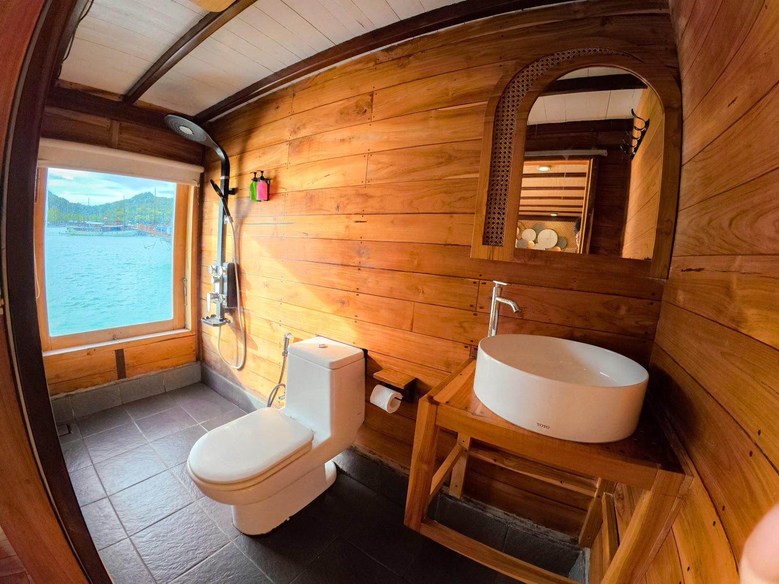 Yumana — 2_Signature Cabin Upper Deck (image 6)