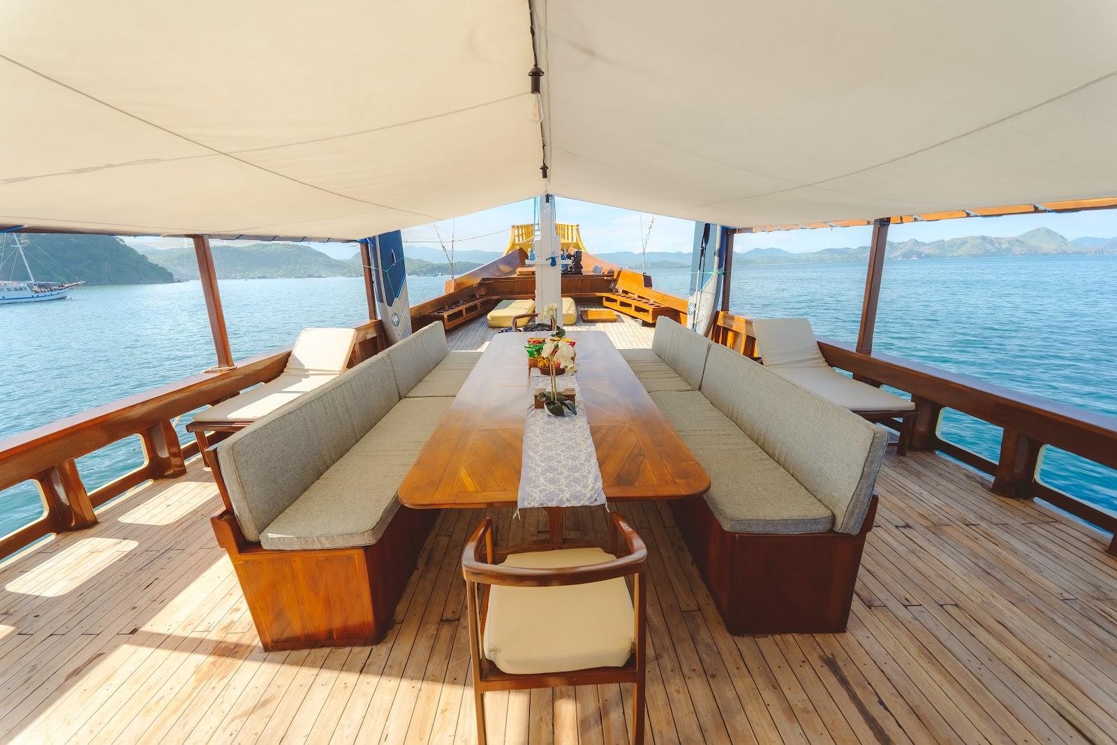 Lamborajo 2 — Outdoor Dining Room (image 7)
