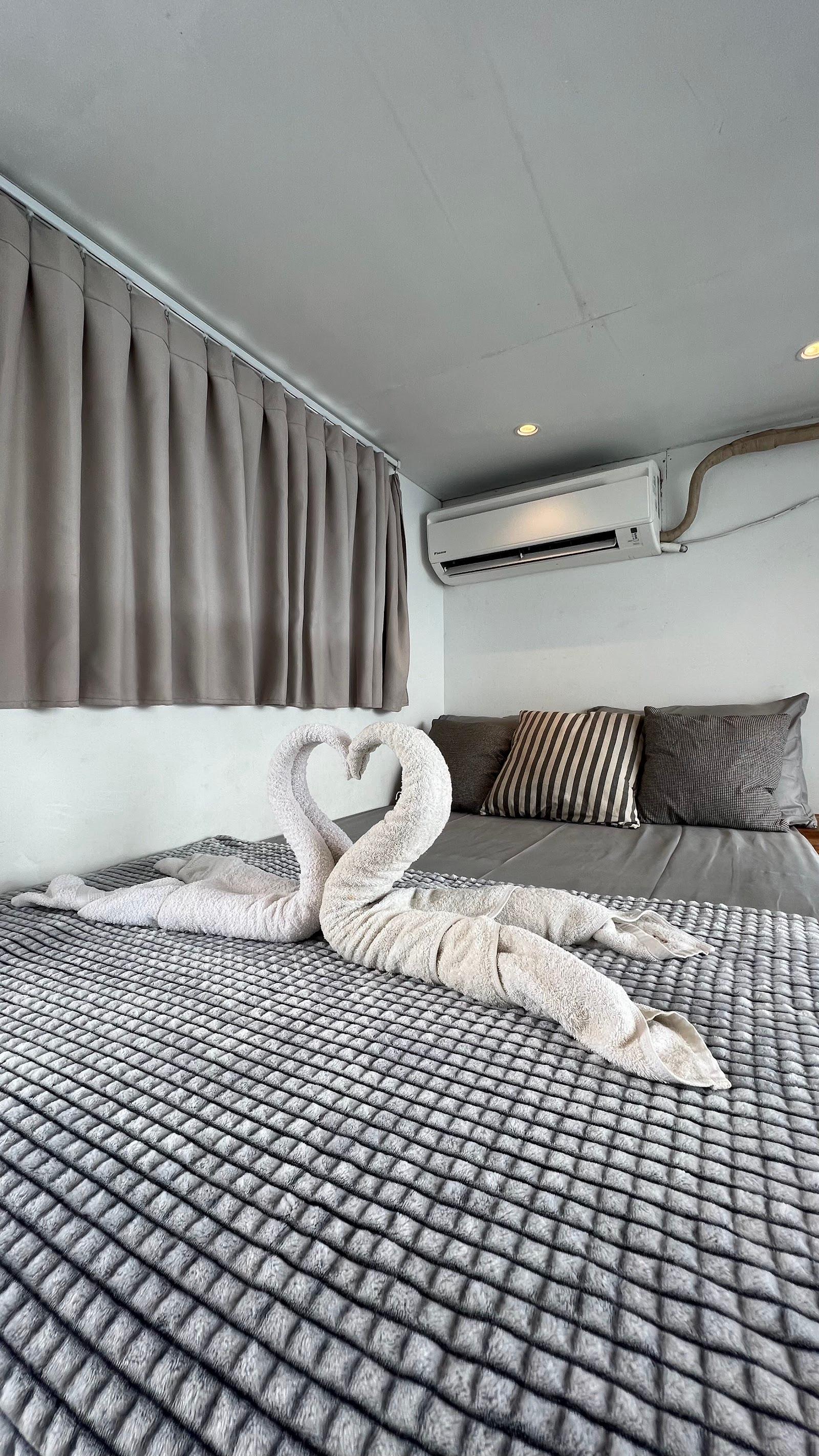 Zendaya 01 Phinisi — PADAR Cabin (Private Cabin Sea view & Balcony) (image 1)